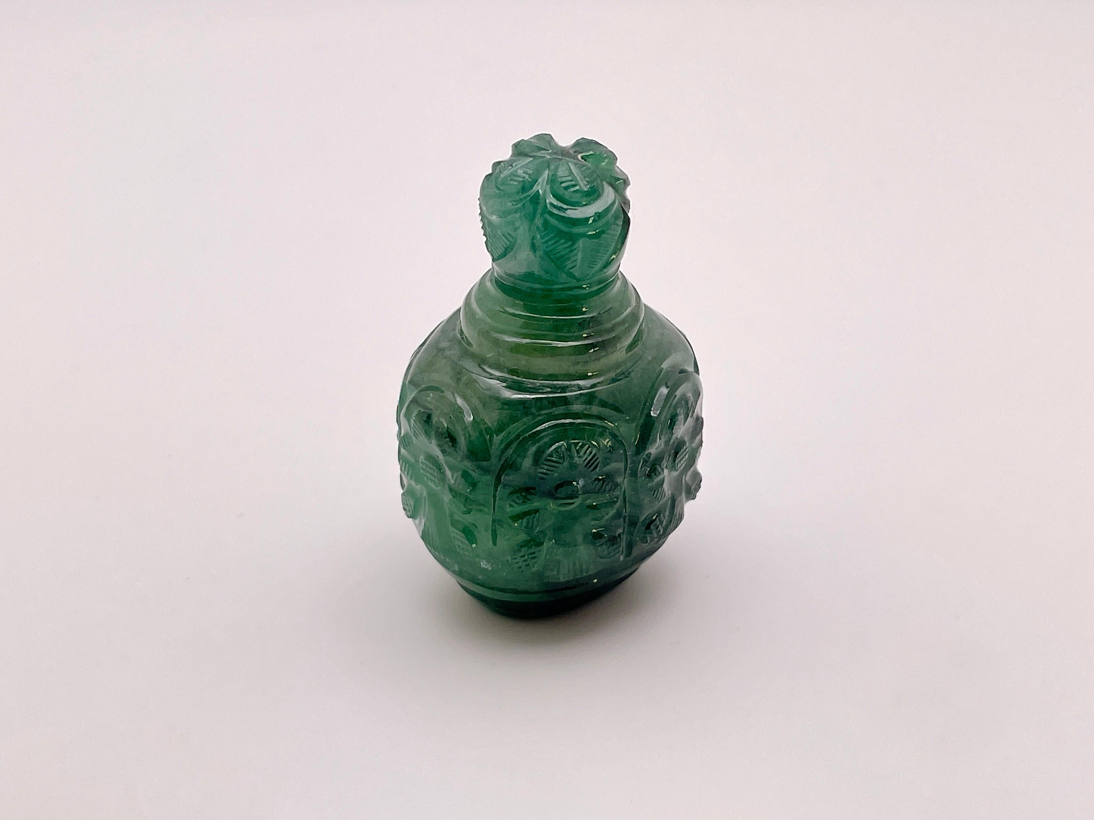 185 Carat Natural Carved Emerald Perfume Bottle with Original Box For Sale 5
