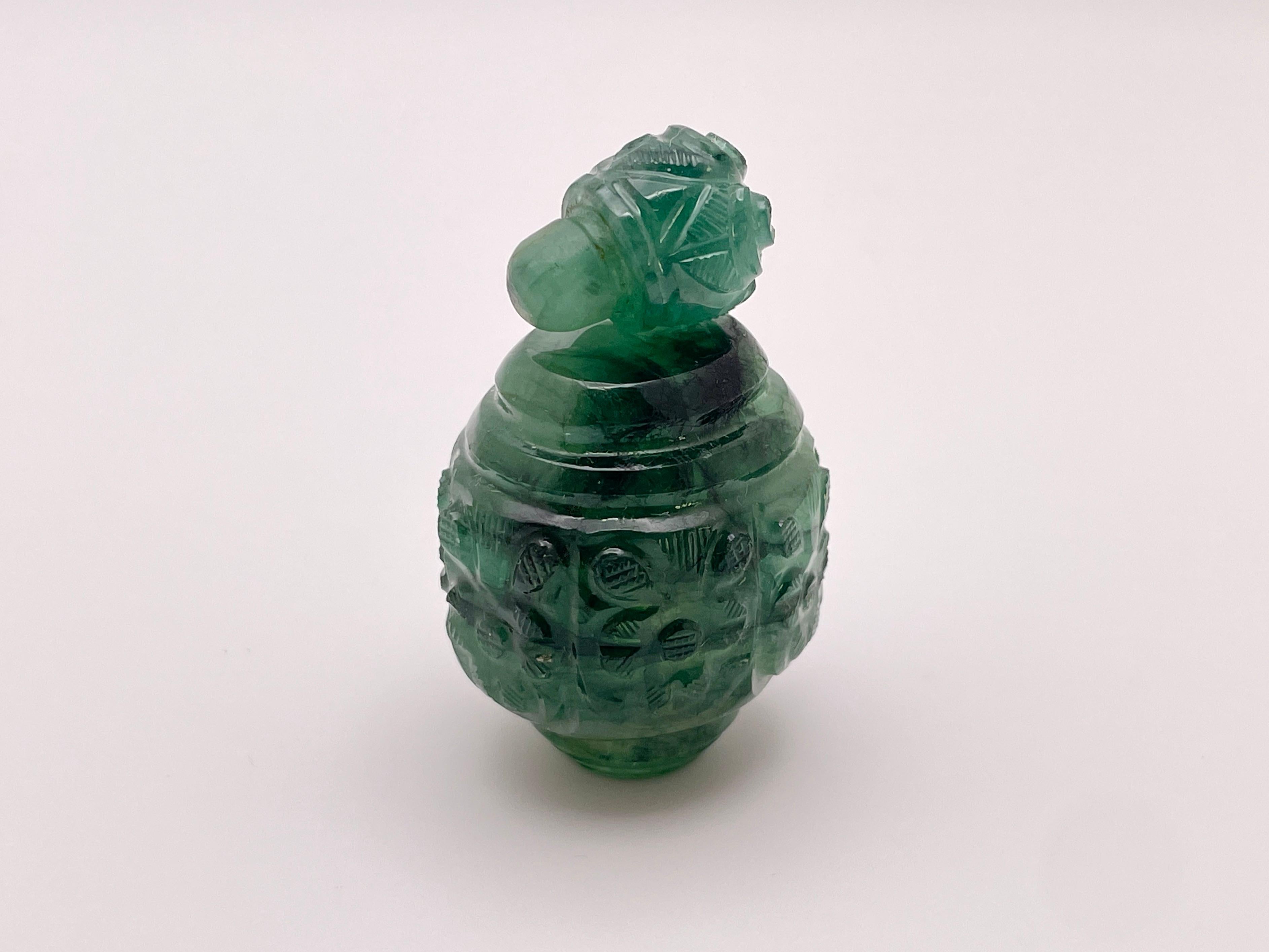 185 Carat Natural Carved Emerald Perfume Bottle with Original Box In Good Condition For Sale In Westport, CT