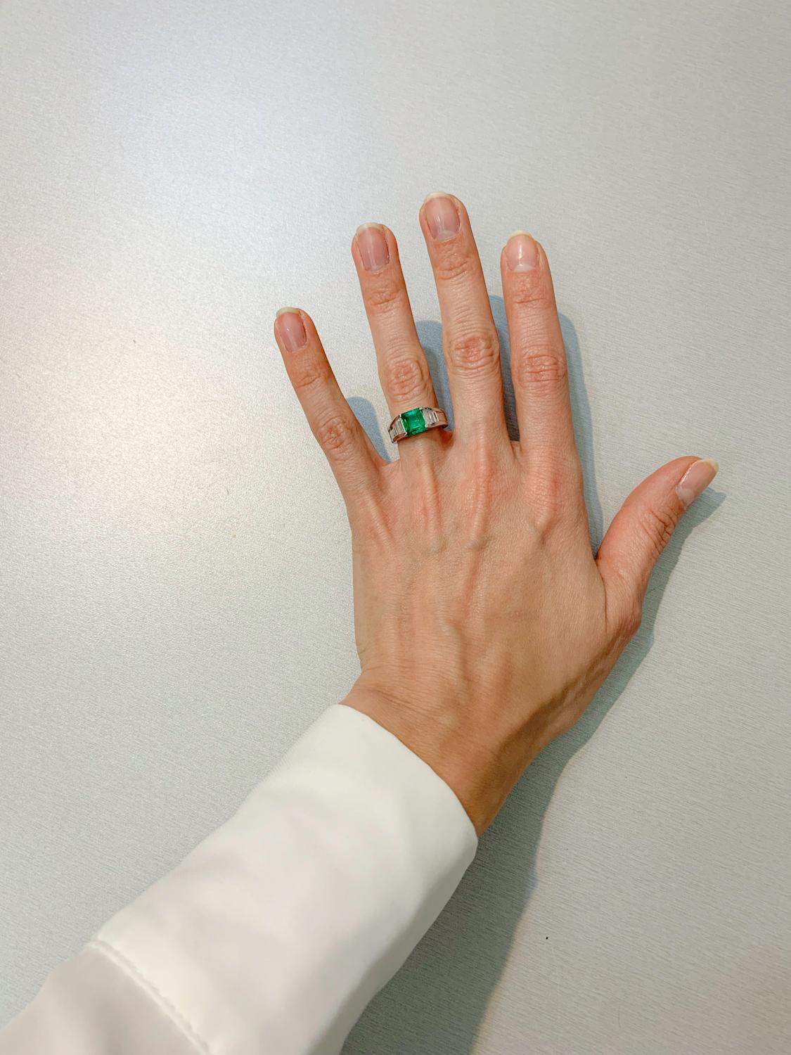1.85 Carat Natural Columbian Emerald Platinum Ring  For Sale 1