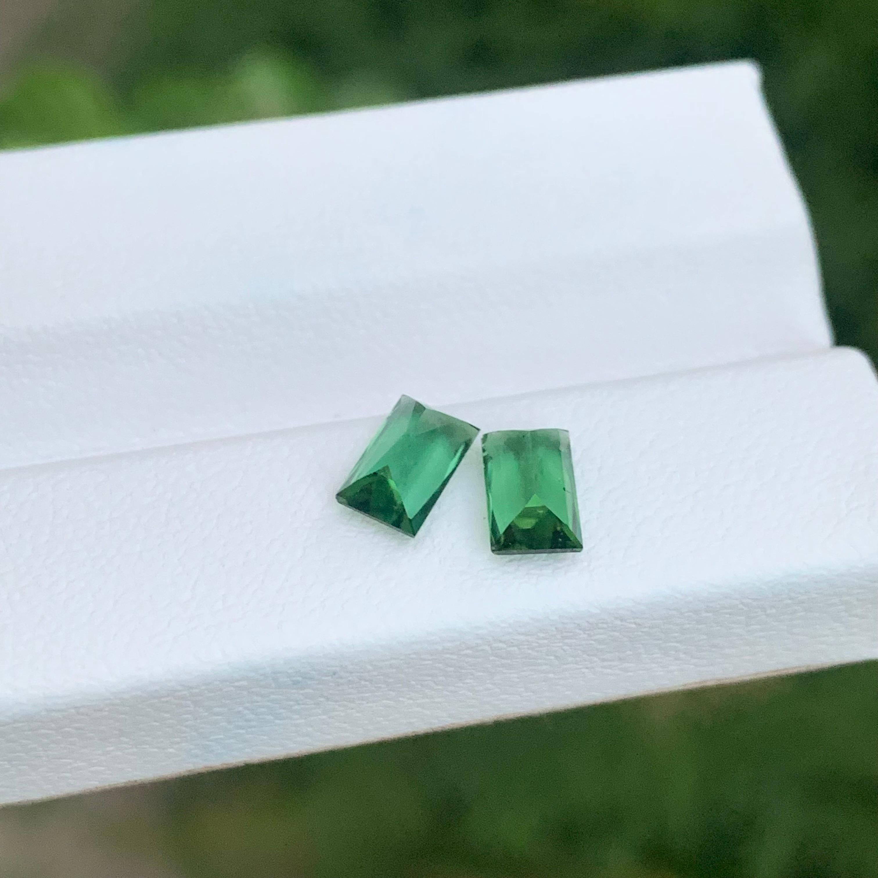 1,85 carati di tormalina blu verde naturale sfusa, coppia di gemme con taglio a forbice In condizioni Nuovo in vendita a Peshawar, PK