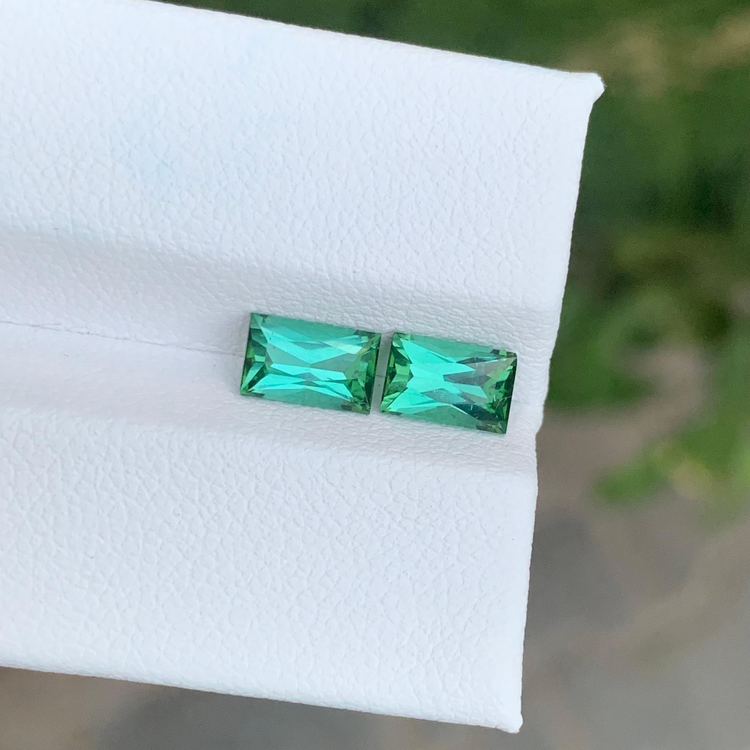 1,85 carati di tormalina blu verde naturale sfusa, coppia di gemme con taglio a forbice in vendita 1