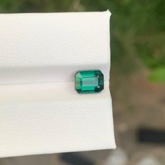 1.85 Carat Natural Loose Green Tourmaline Emerald Shape Gemstone (pierre précieuse en forme d'émeraude)