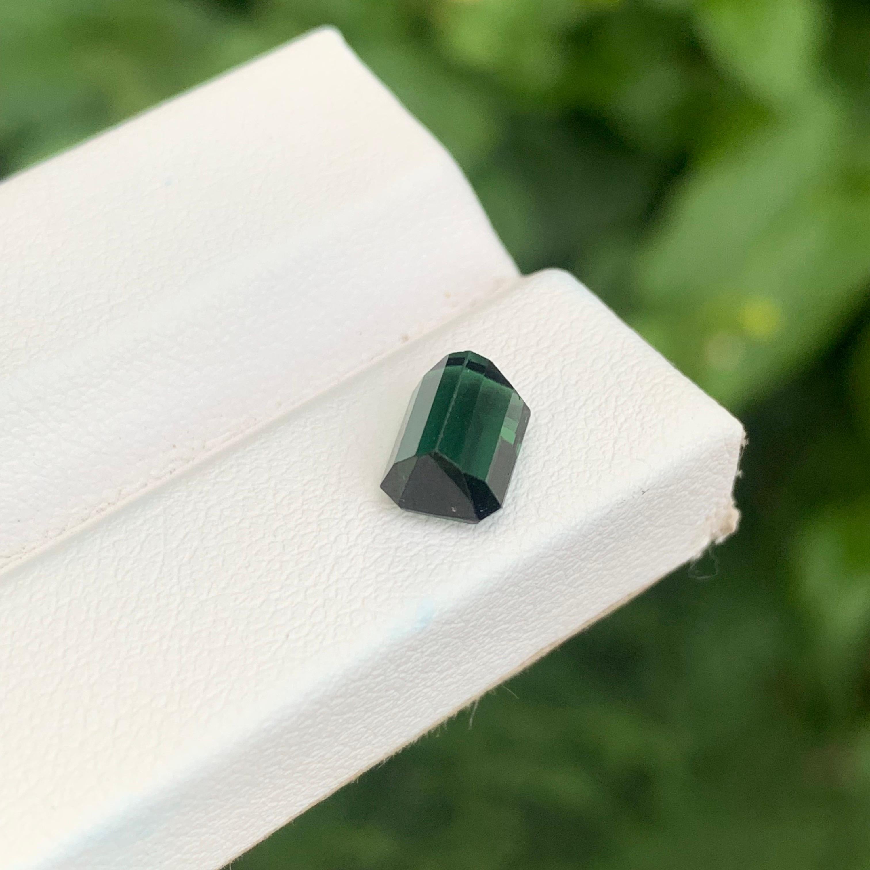 1.85 Karat Natürlicher loser grüner Turmalin Smaragd Form Edelstein im Angebot 2