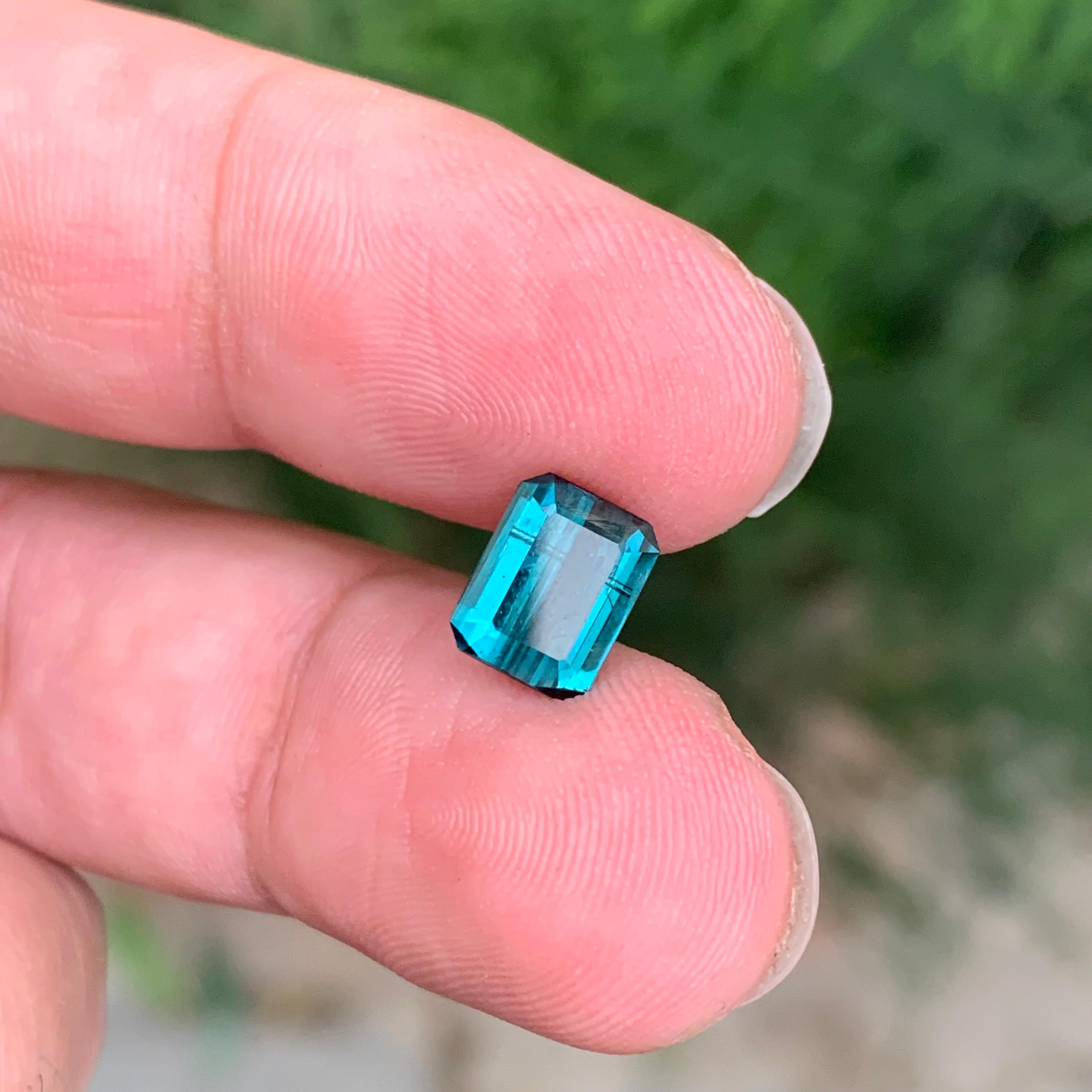 1.85 Carat Natural Loose Indicolite Tourmaline Emerald Shape Gem en vente 4