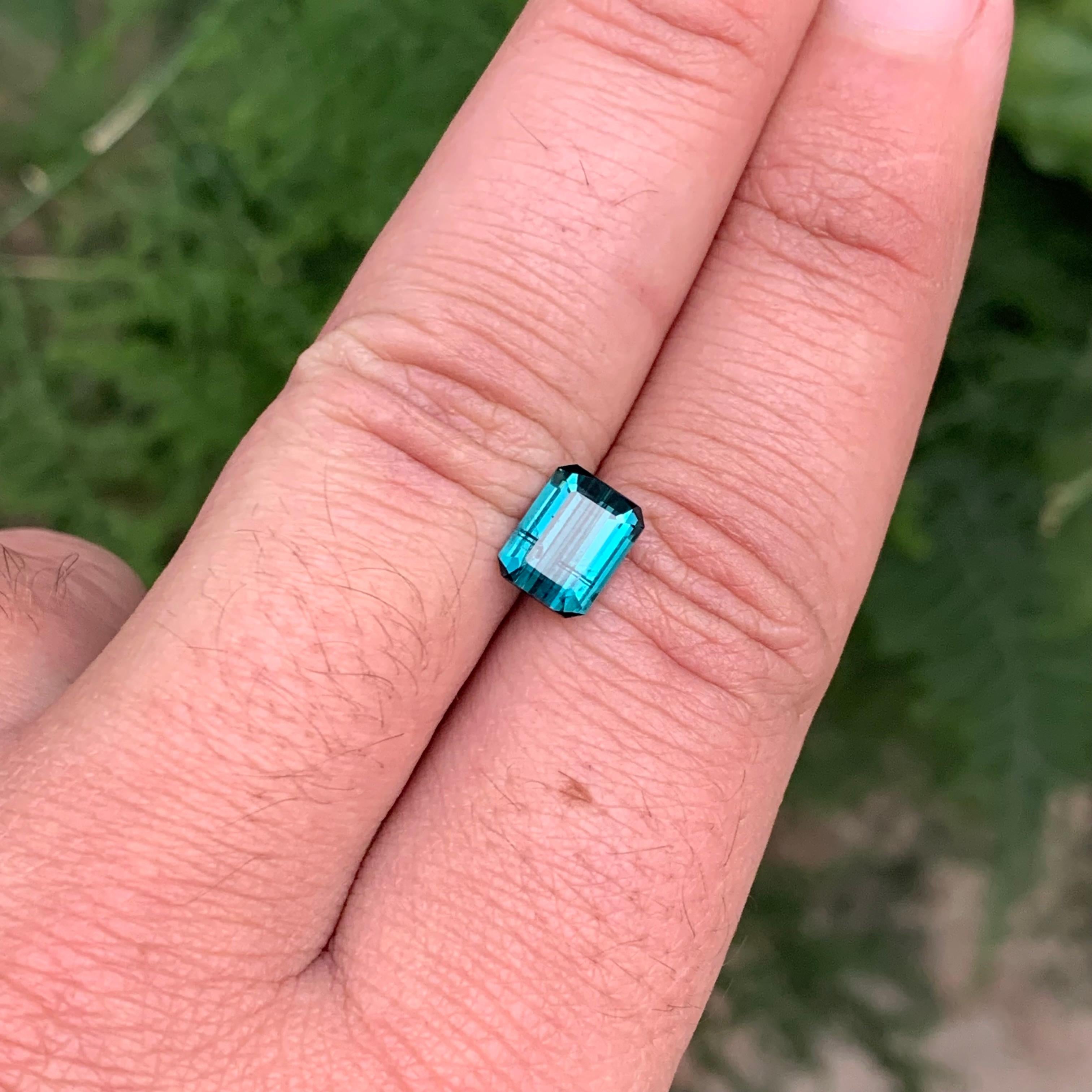 1.85 Carat Natural Loose Indicolite Tourmaline Emerald Shape Gem en vente 5