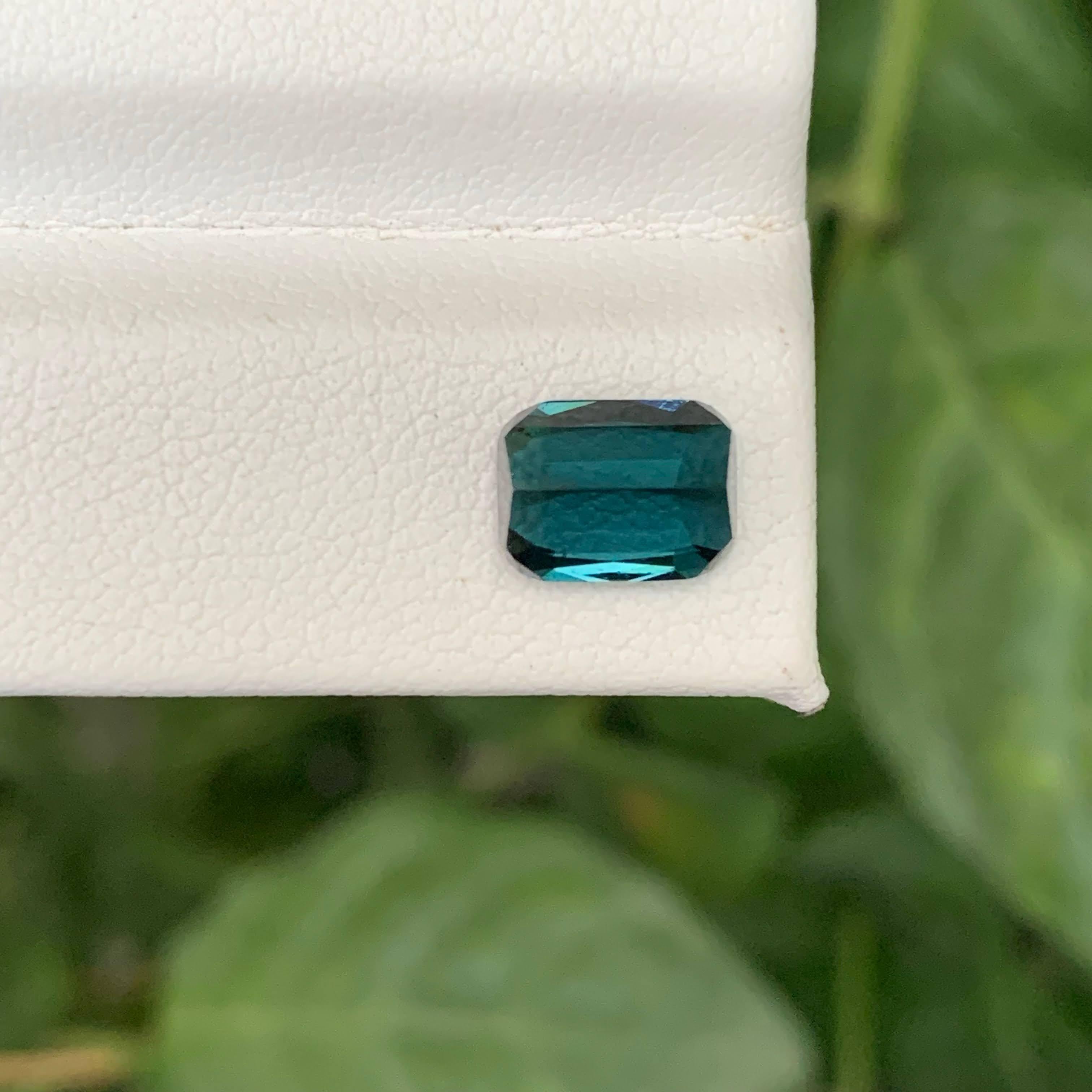 Moderno 1,85 carati di tormalina indicolite naturale sciolta, pietra tagliata a cuscino, gemma afgana in vendita