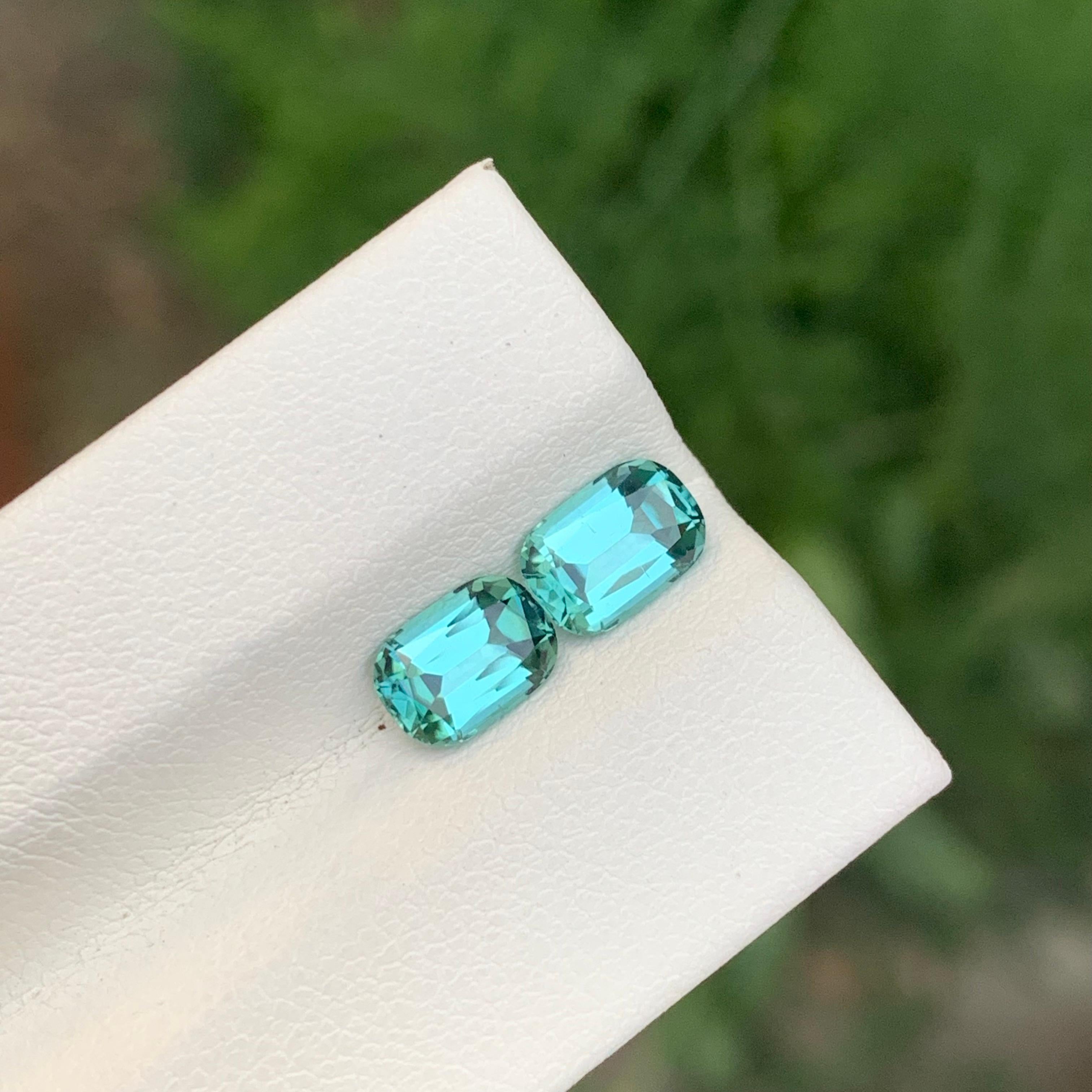 1.85 Carat Natural Loose Lagoon Tourmaline Pair For Earrings in vendita 3