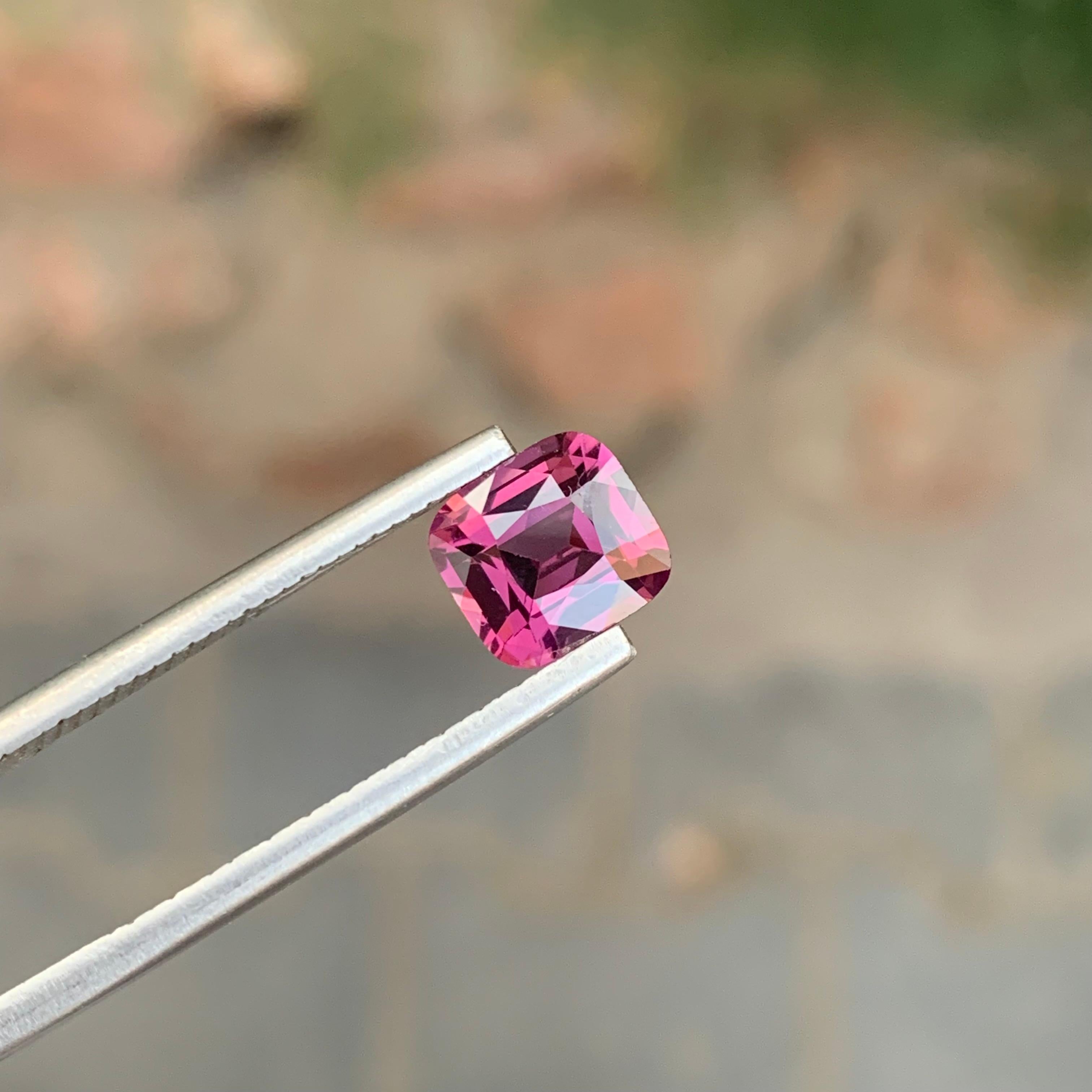 Gema de espinela rosa granate suelta natural de 1,85 quilates procedente de Myanmar en venta 4