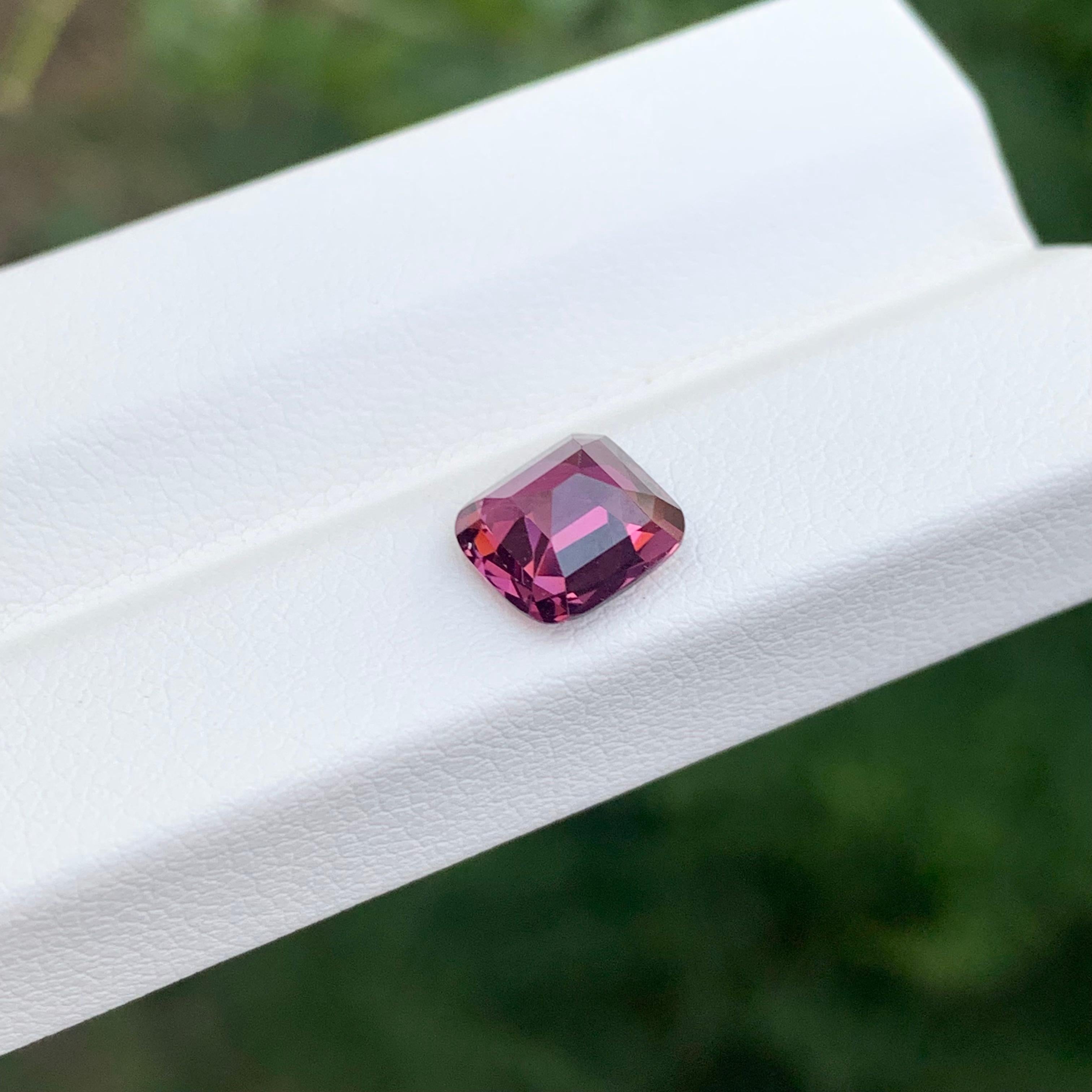 Gema de espinela rosa granate suelta natural de 1,85 quilates procedente de Myanmar en venta 5