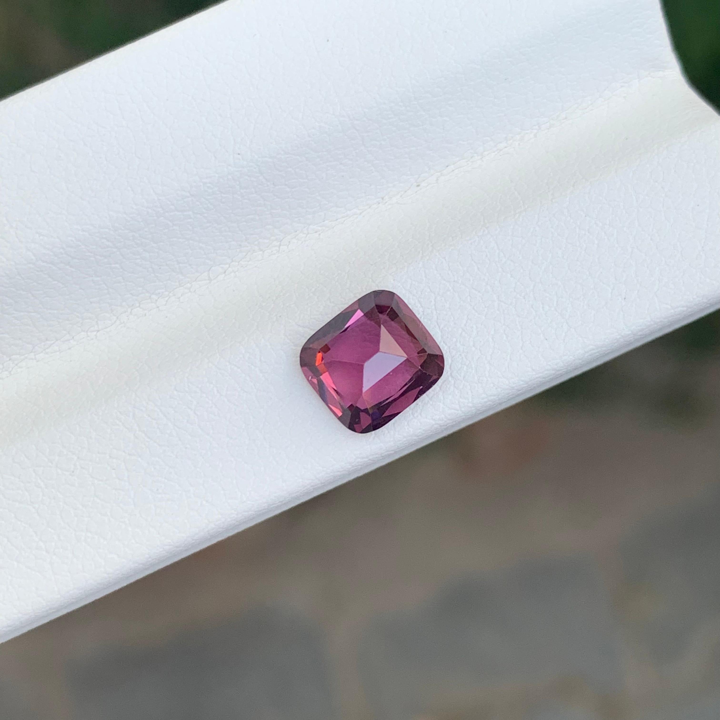 Gema de espinela rosa granate suelta natural de 1,85 quilates procedente de Myanmar en venta 6