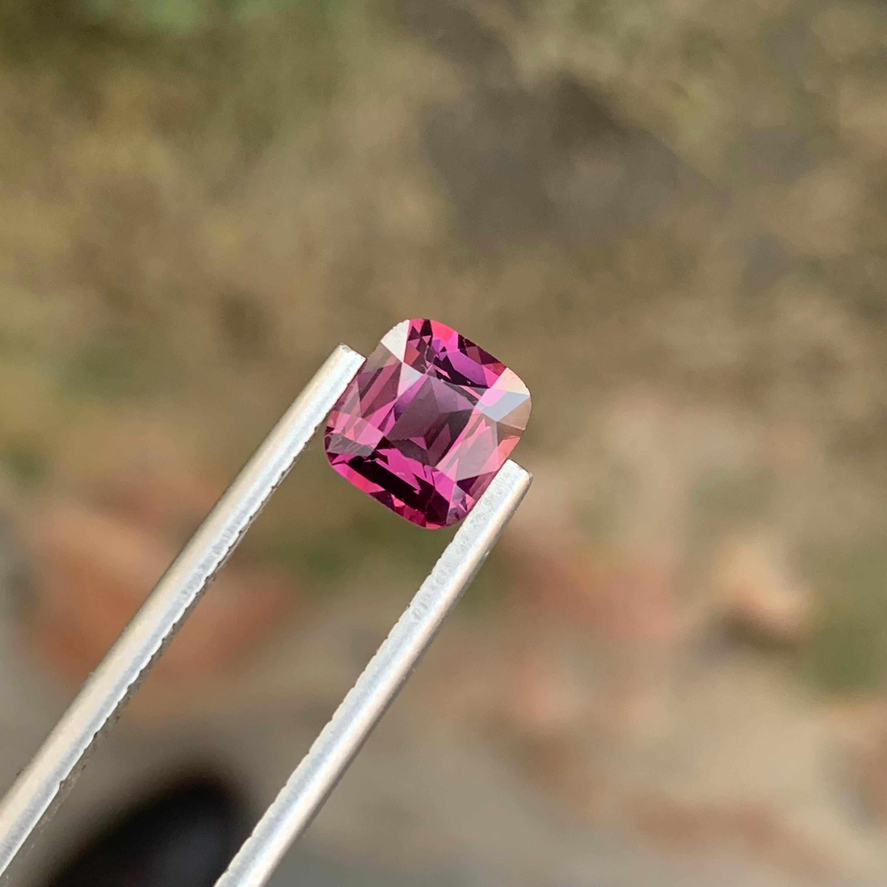 Gema de espinela rosa granate suelta natural de 1,85 quilates procedente de Myanmar en venta 3