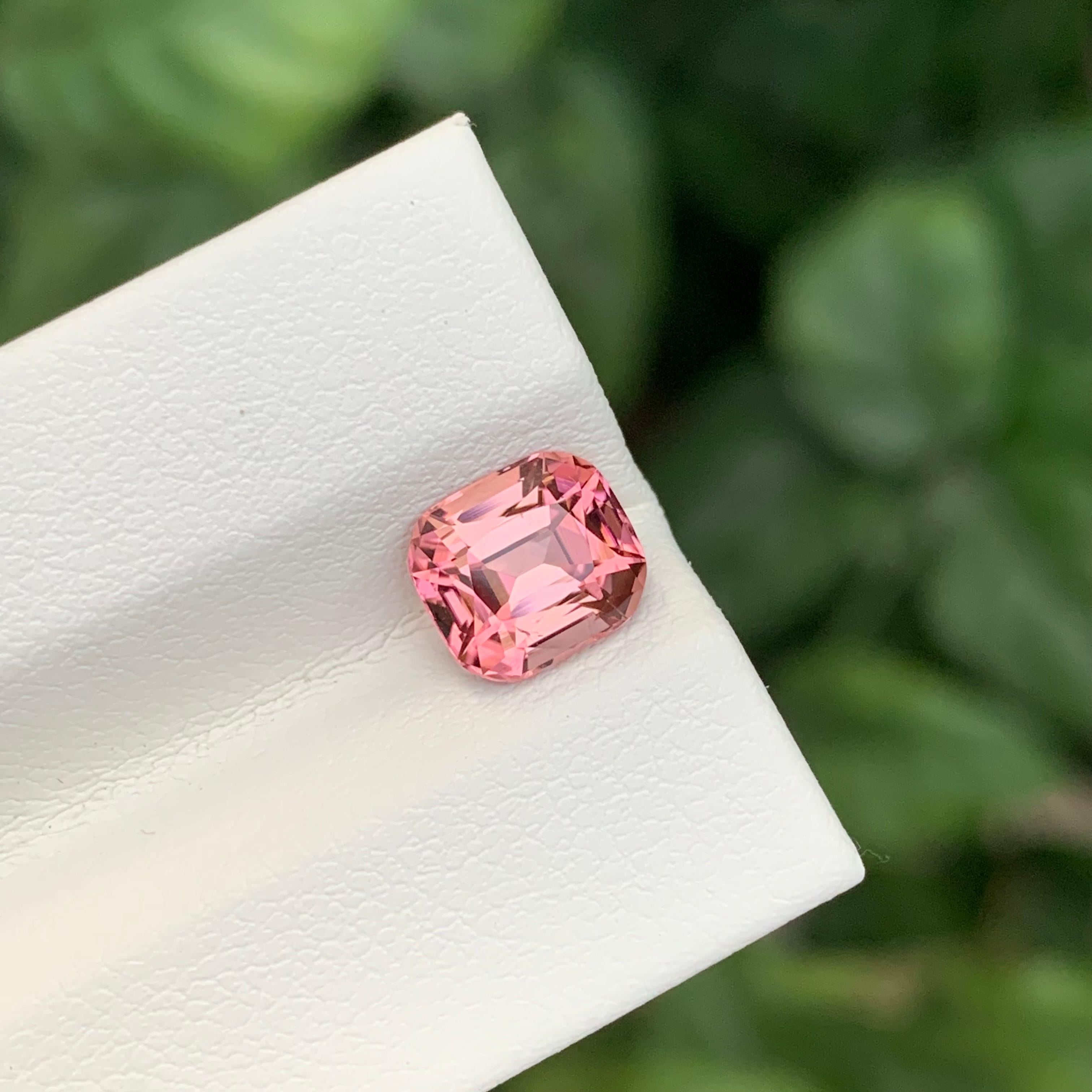 Femenino o masculino Gema suelta de turmalina rosa natural de 1,85 quilates en forma de cojín en venta