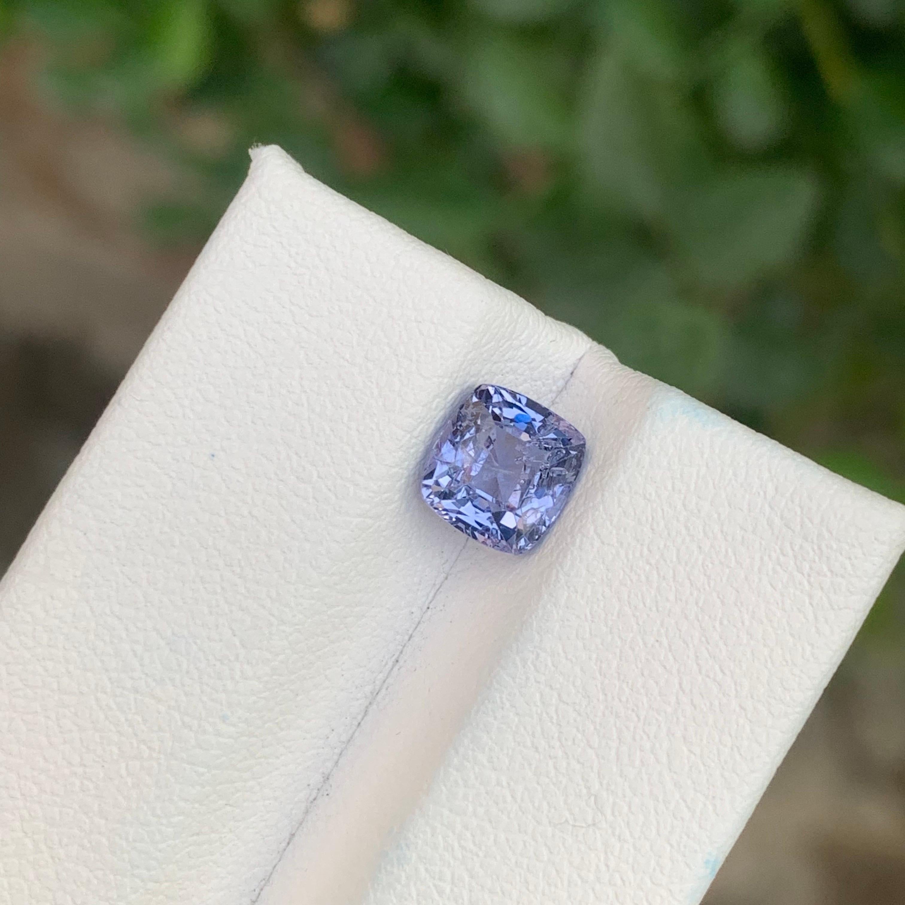 1.85 Carati Nature Spinello viola sfuso a forma di cuscino Gemma in vendita 4