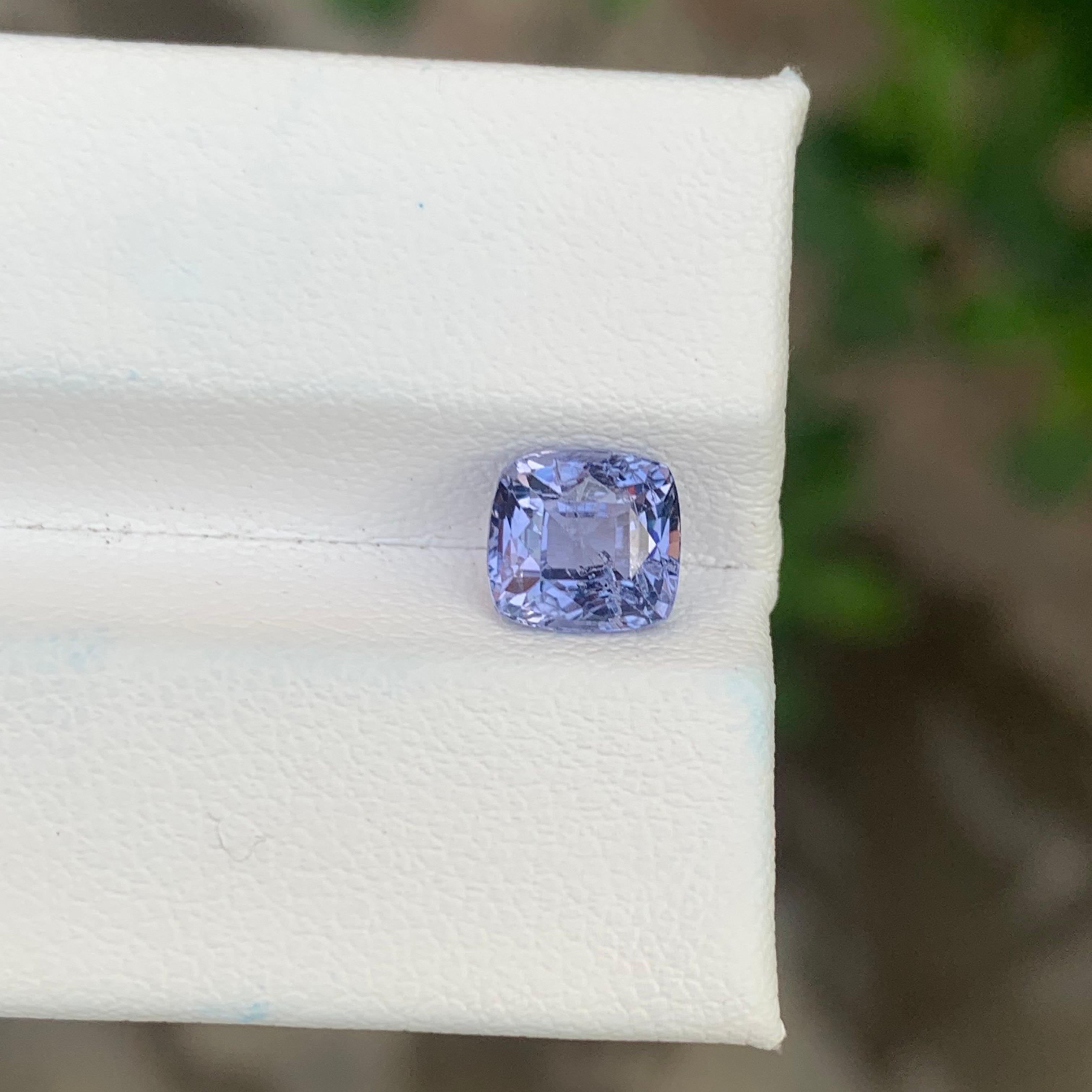 Taglio cuscino 1.85 Carati Nature Spinello viola sfuso a forma di cuscino Gemma in vendita