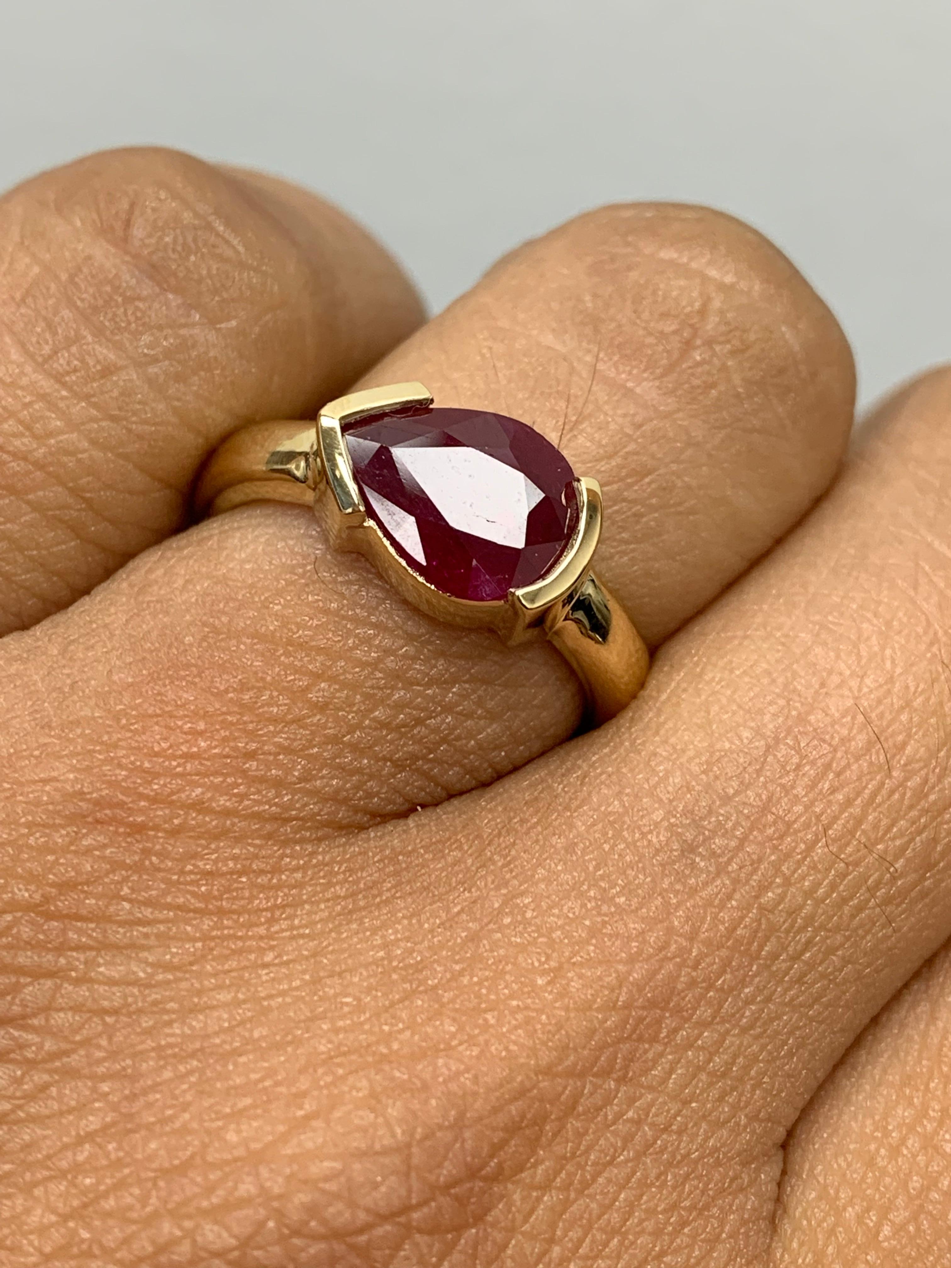 Women's 1.85 Carat Pear shape Ruby Ring in 14k Yellow Gold For Sale