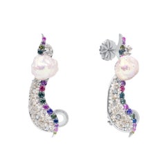 18.5 Carat Pearl, Sapphire, Diamond, and Platinum Earring Cuffs, En Stock