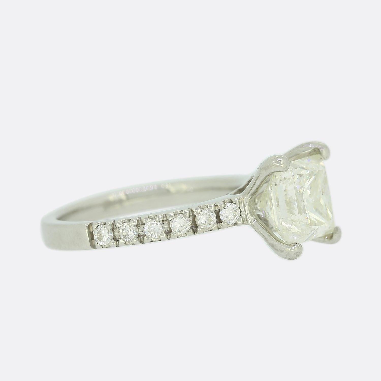 1.85 Carat Princess Cut Diamond Solitaire Engagement Ring In Good Condition In London, GB