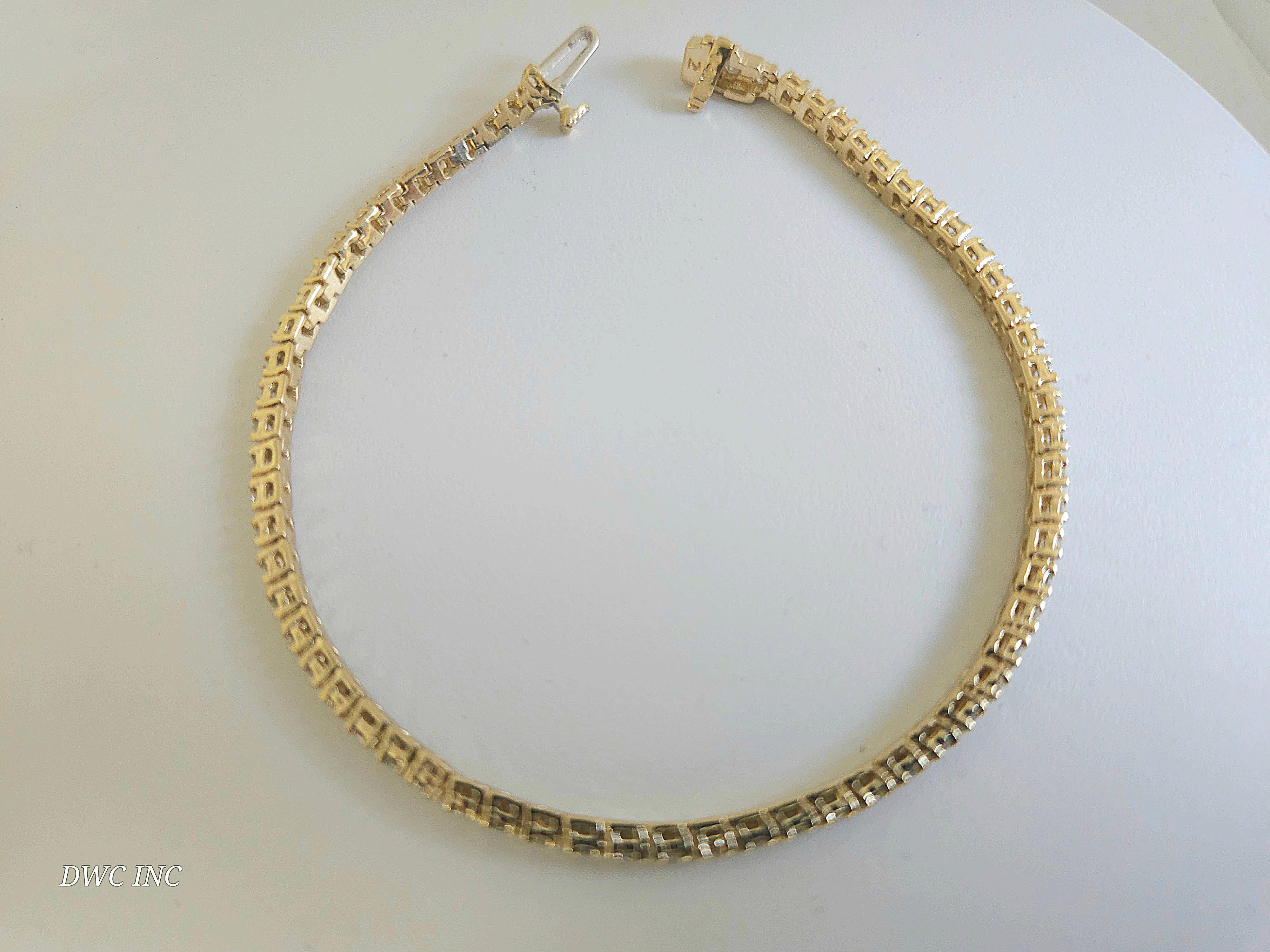 1.85 Karat runder Diamant-Tennisarmband aus 14 Karat Gelbgold mit Brillantschliff (Rundschliff) im Angebot
