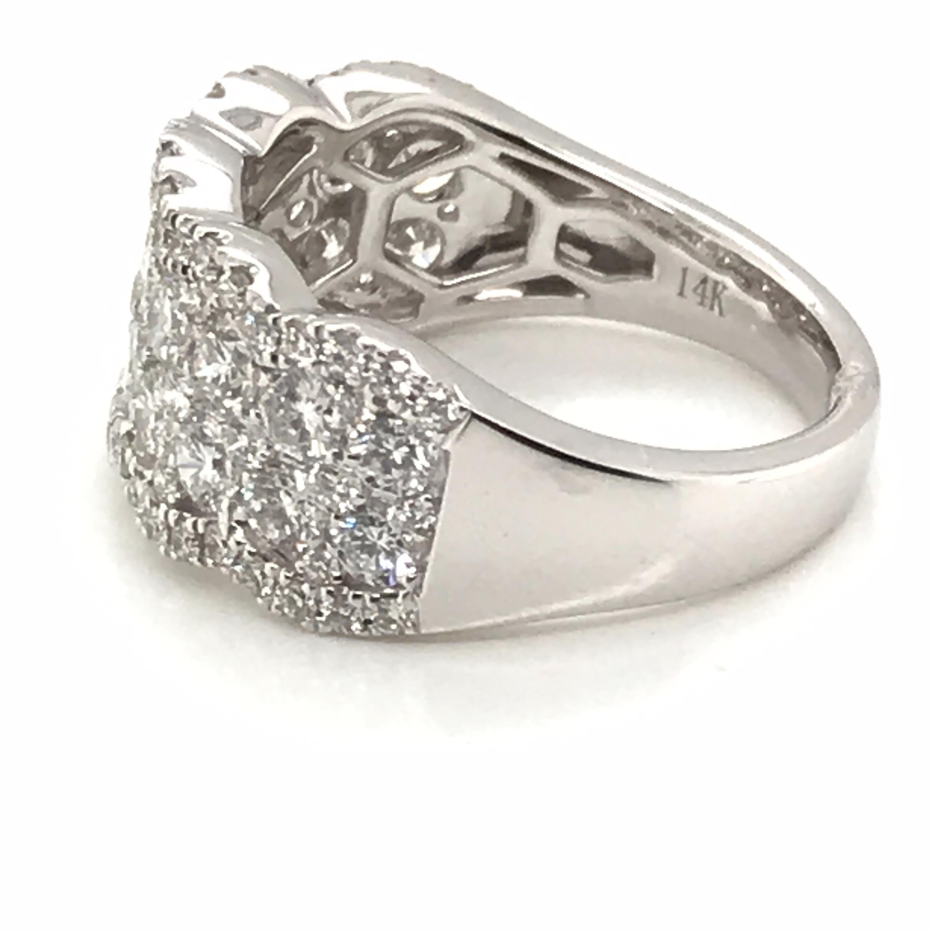 1.85 Carat Round White Diamond Ring In New Condition For Sale In New York, NY