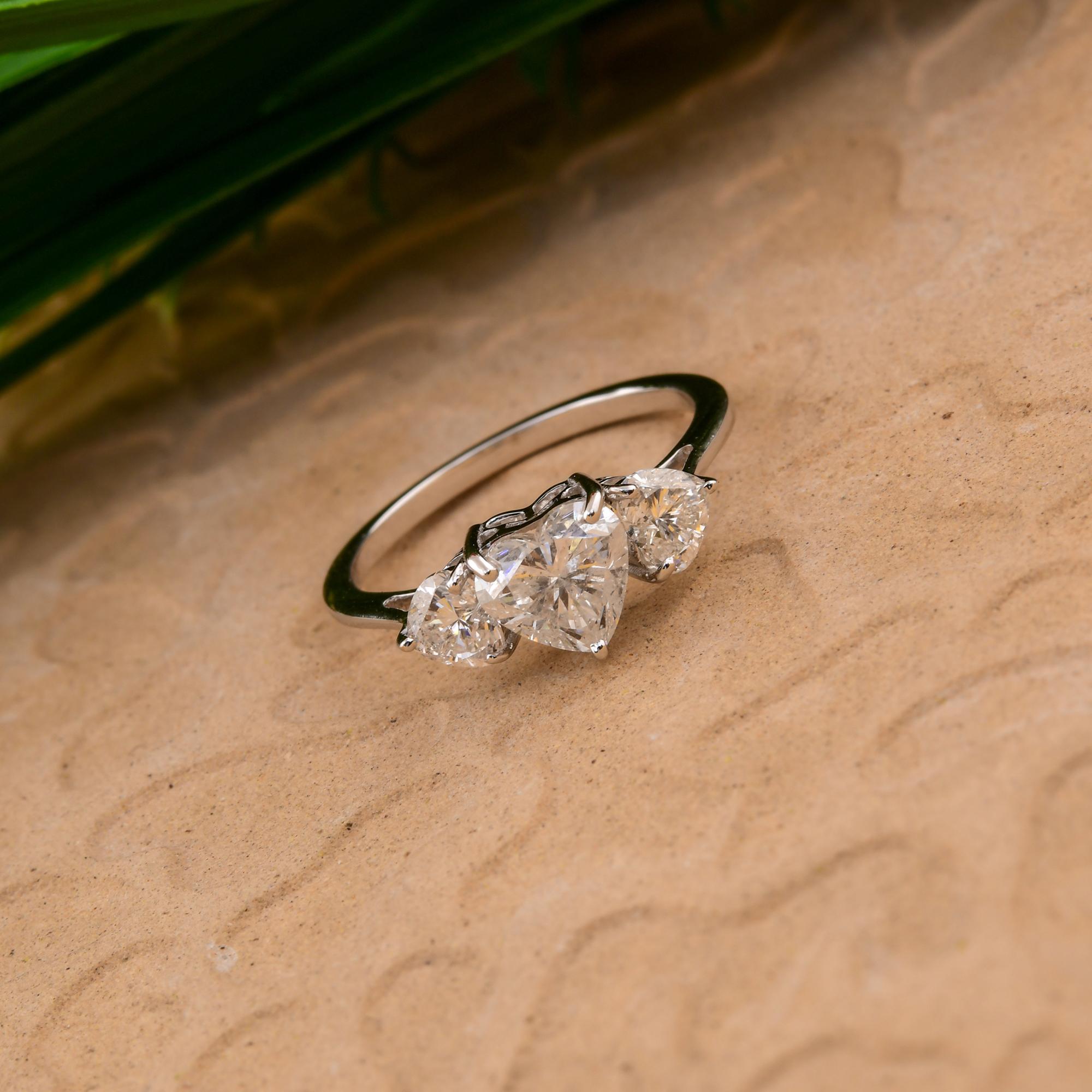 1,85 quilates SI/H Corazón talla brillante Anillo de tres piedras Oro blanco 14 quilates en venta 2