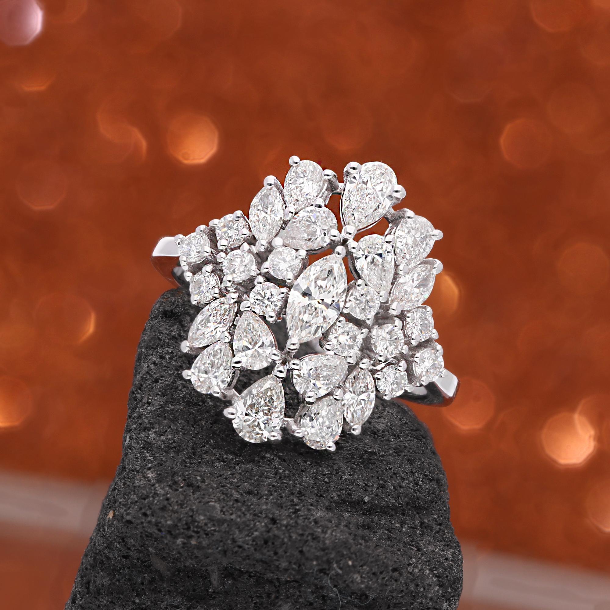 Moderne 1.85 Carat SI/HI Marquise Pear Round Diamond Cluster Ring 18 Karat White Gold en vente