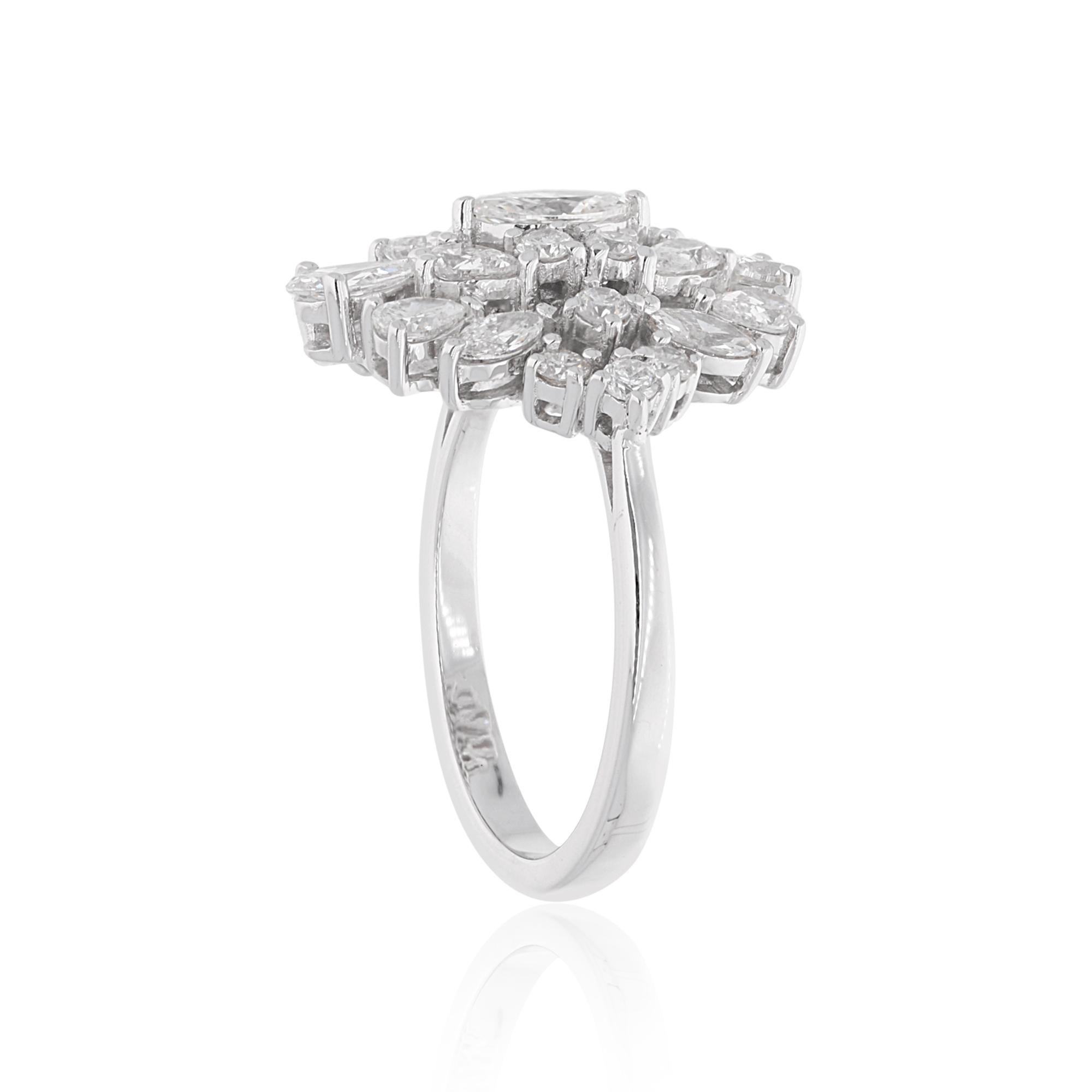 1.85 Carat SI/HI Marquise Pear Round Diamond Cluster Ring 18 Karat White Gold Neuf - En vente à Diera, Dubai