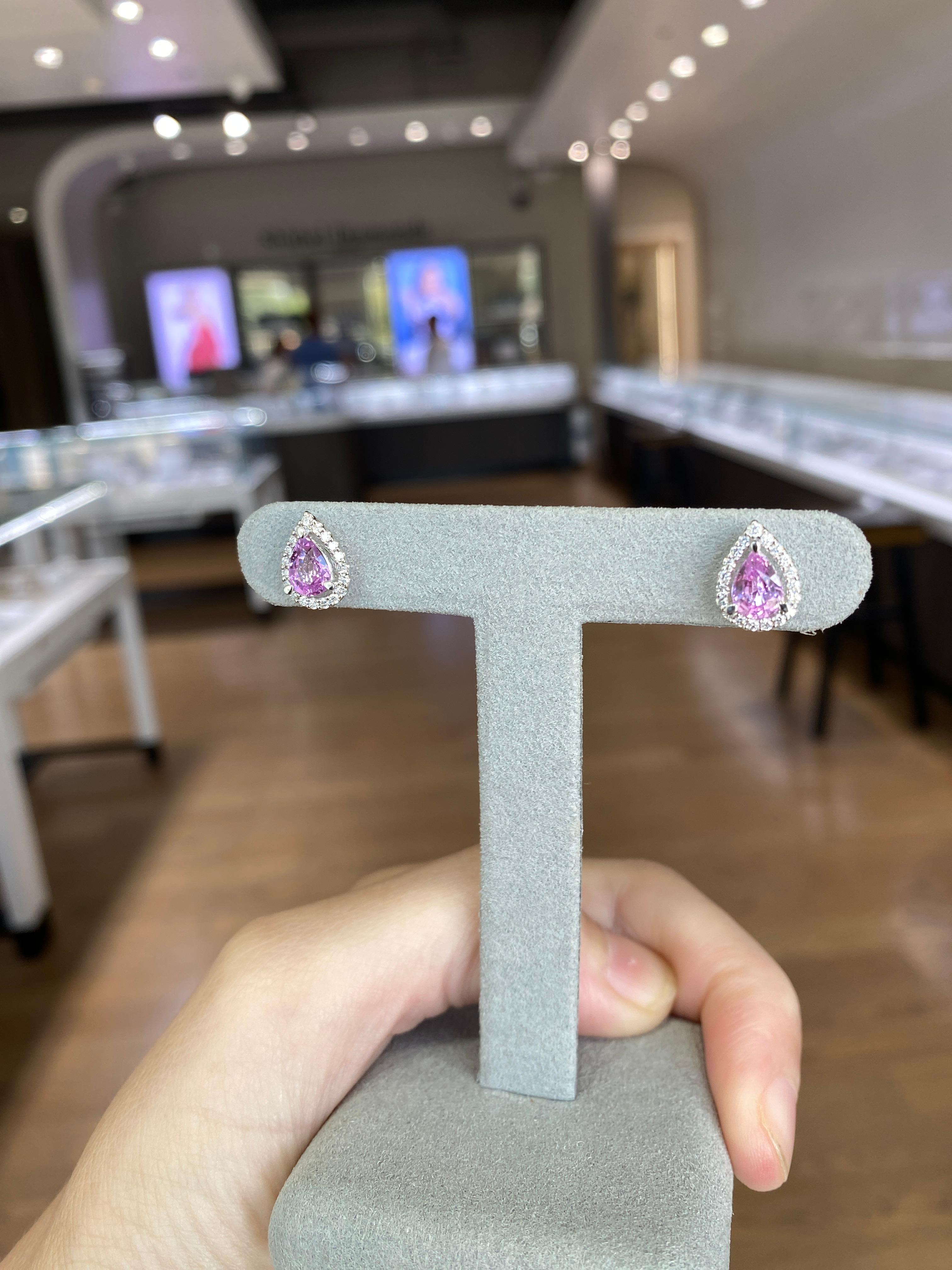 Pendientes de zafiro rosa y halo de diamantes en forma de pera de 1,85 quilates de peso total en venta 9