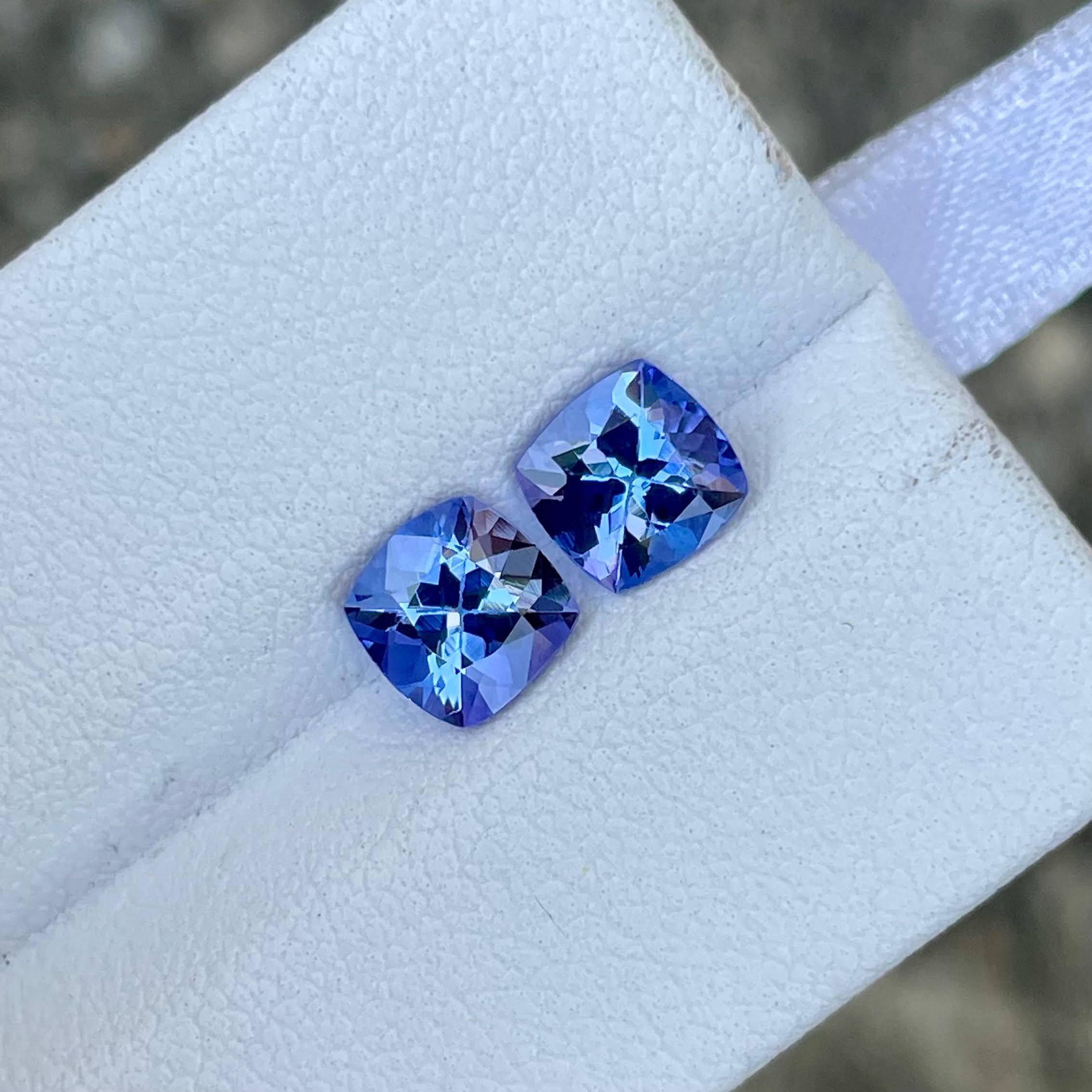 Peso 1,85 quilates 
Dimensiones 6,0x5,9x4,0 mm
Tratamiento calentado 
Origen Tanzania 
Claridad ojo limpio 
Cojín de forma 
Corte facetado 



Este exquisito par de gemas de tanzanita azul, con un peso combinado de 1,85 quilates, es un verdadero
