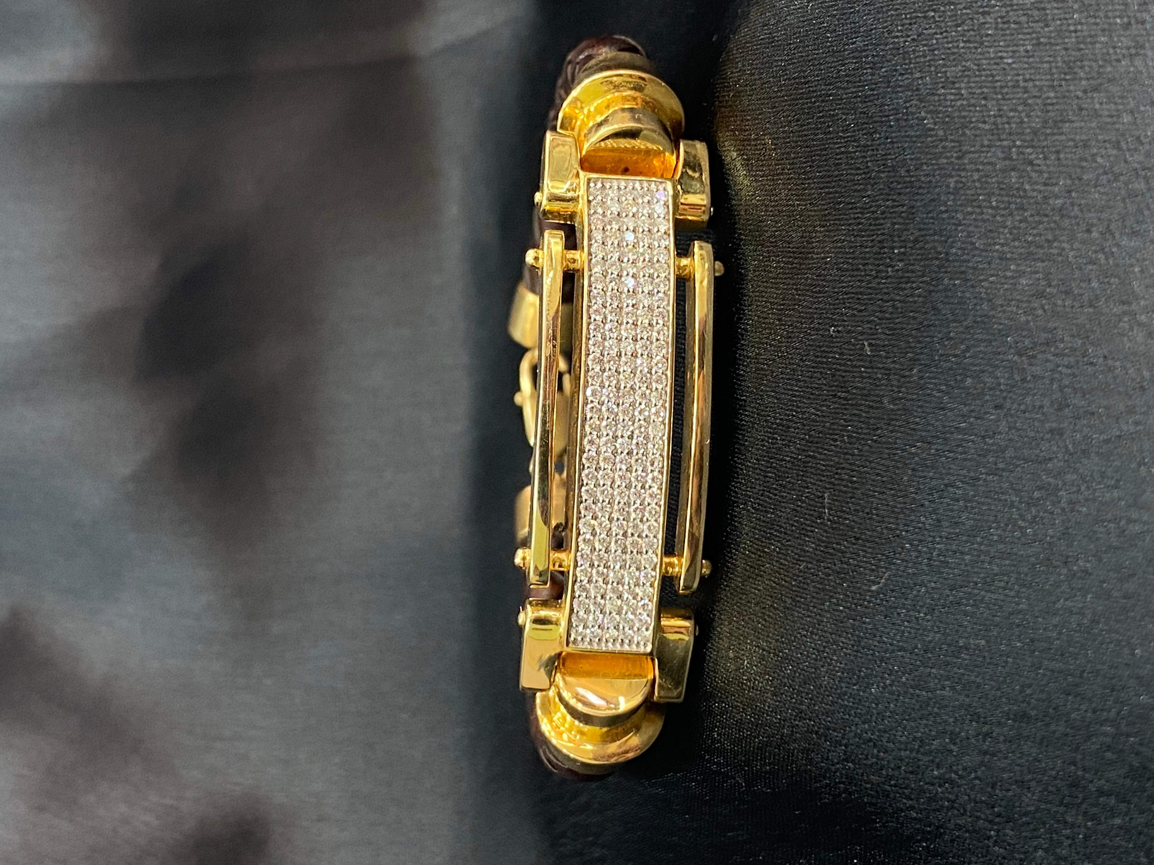 Ce bracelet exquis met en valeur 1,85 carats de diamants naturels de taille ronde et brillante sertis dans de l'or jaune 14K authentique. Avec une longueur de 8 pouces, il s'adapte généralement à toutes les tailles de poignet, tout en affichant une