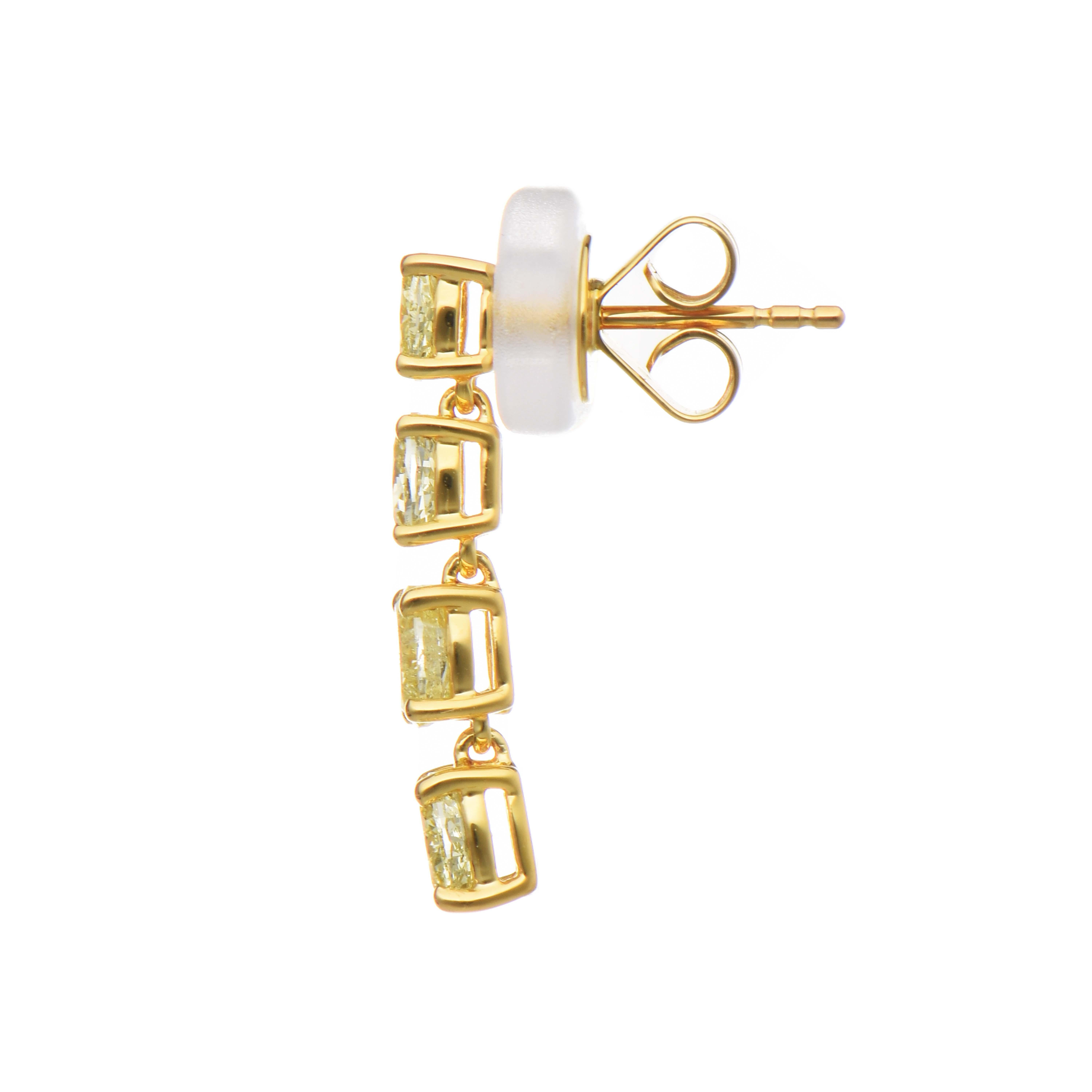 8 gelbe Diamanten: 1,85 Karat
Metall: 18K Gelbgold, 2,90 Gramm
