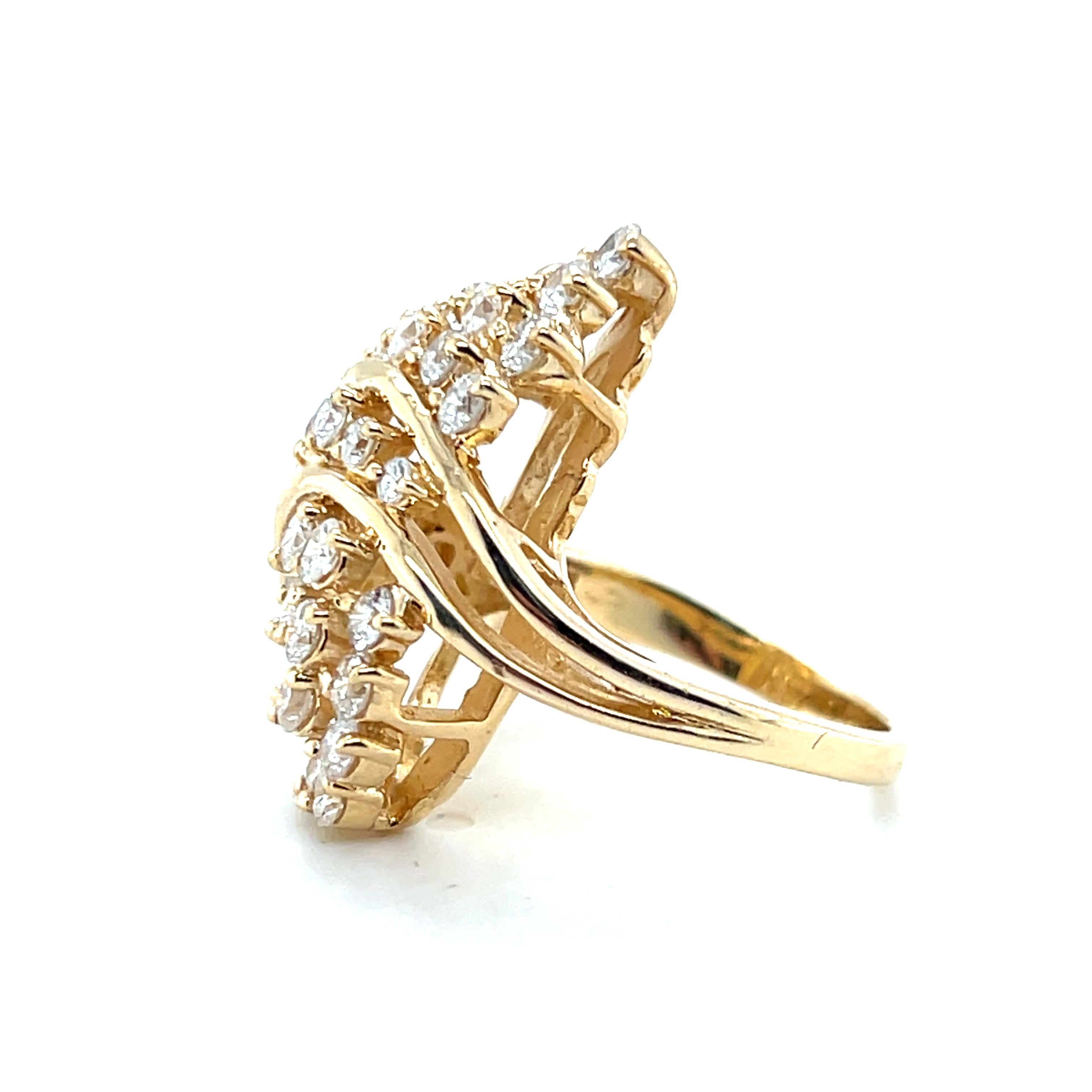 Anello a grappolo con diamante da 1,85 TCW e oro giallo 14k 1980s in vendita 3