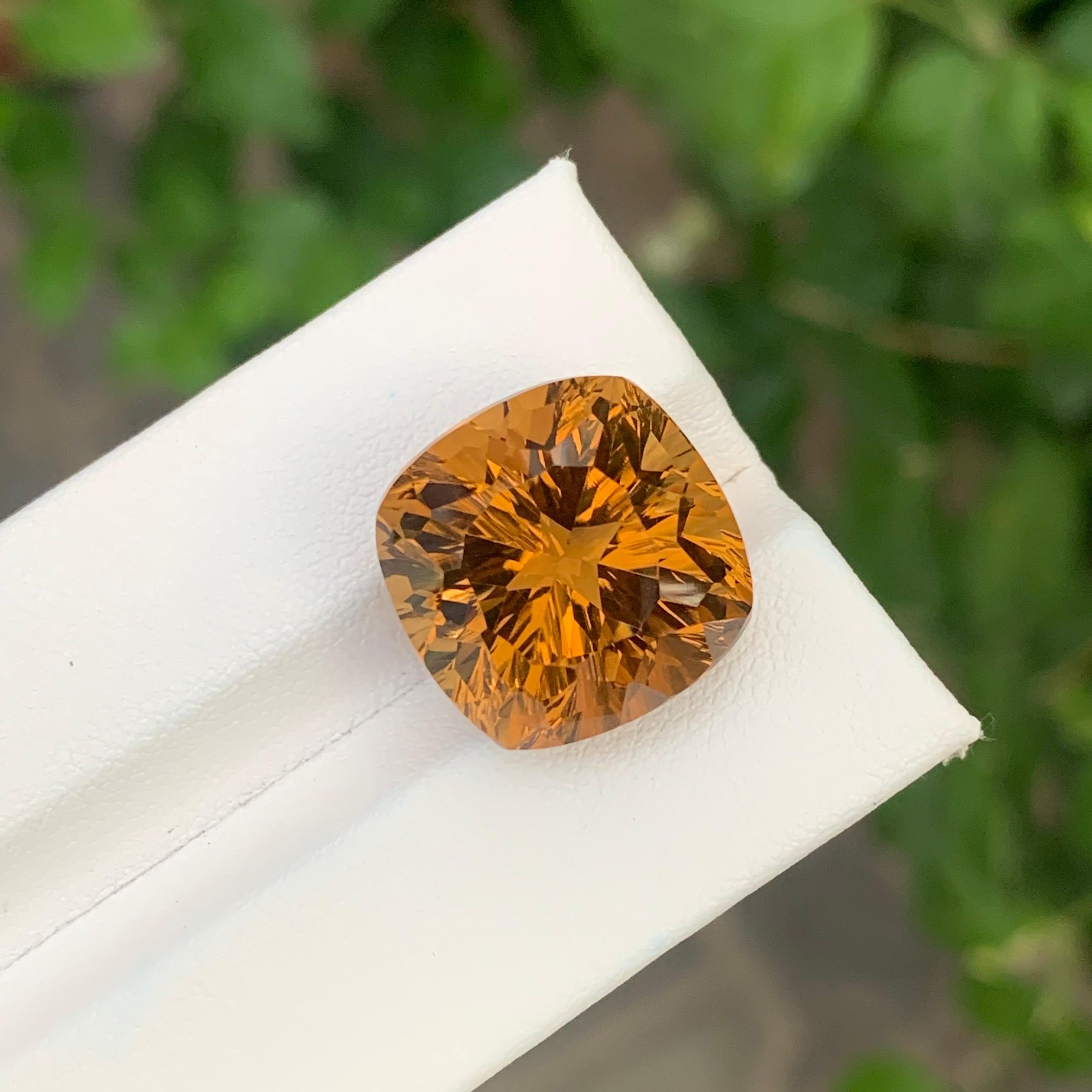Taille carrée 18.50 Carat Natural Loose Honey Citrine Square Shape Gemstone (pierre précieuse de forme carrée en forme de miel) en vente