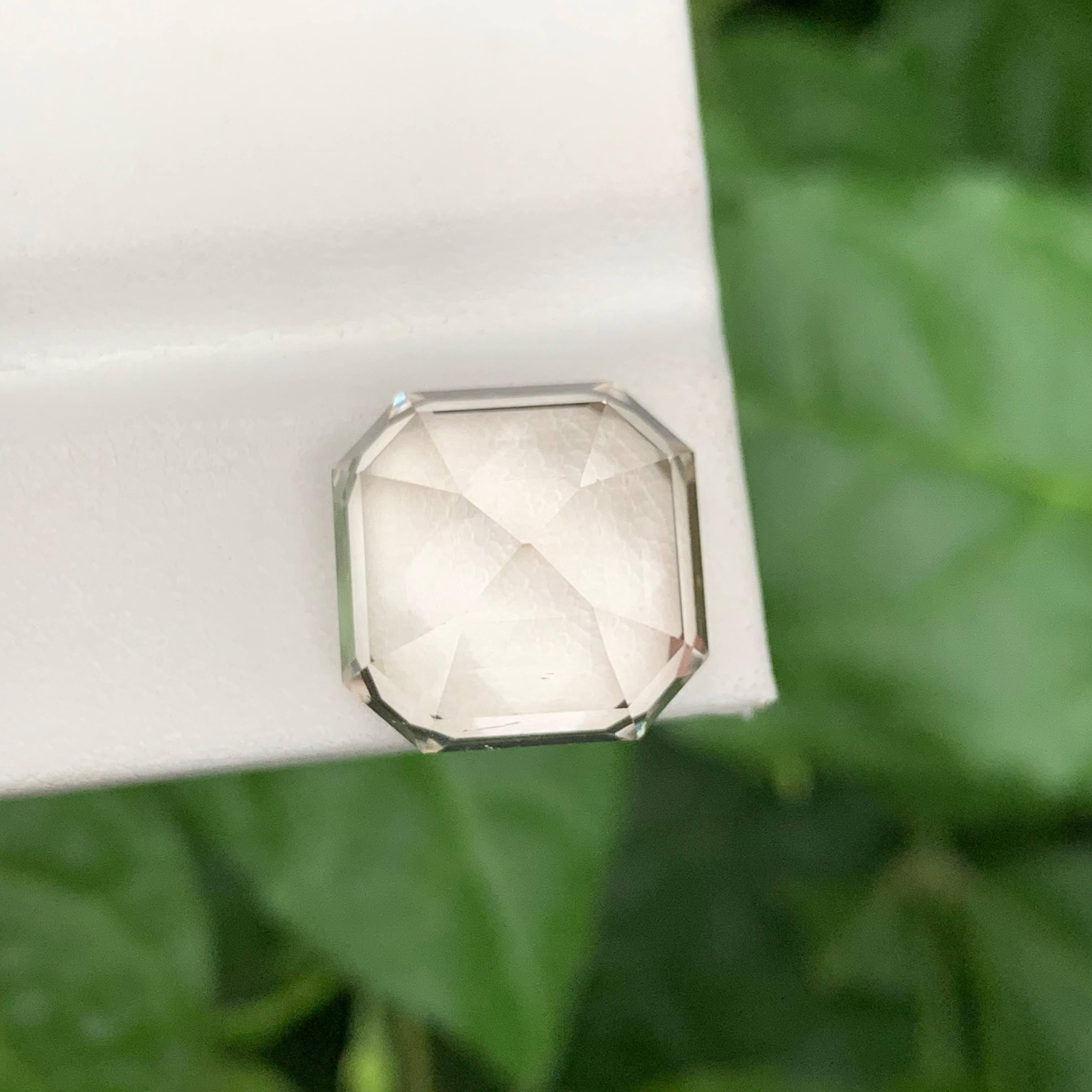 Modern 18.50 Carat Natural Loose Light Gold Topaz Stone Asscher Cut Pakistani Gemstone For Sale