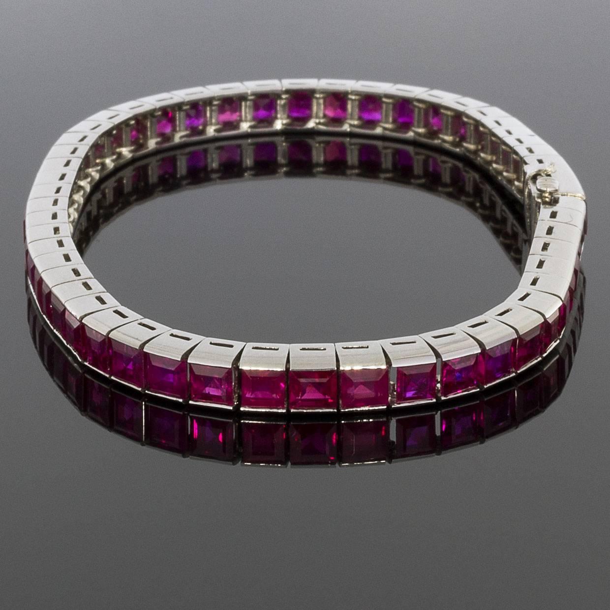 18.50 Carat Princess Ruby 14 Karat White Gold Tennis Bracelet In Excellent Condition In Columbia, MO