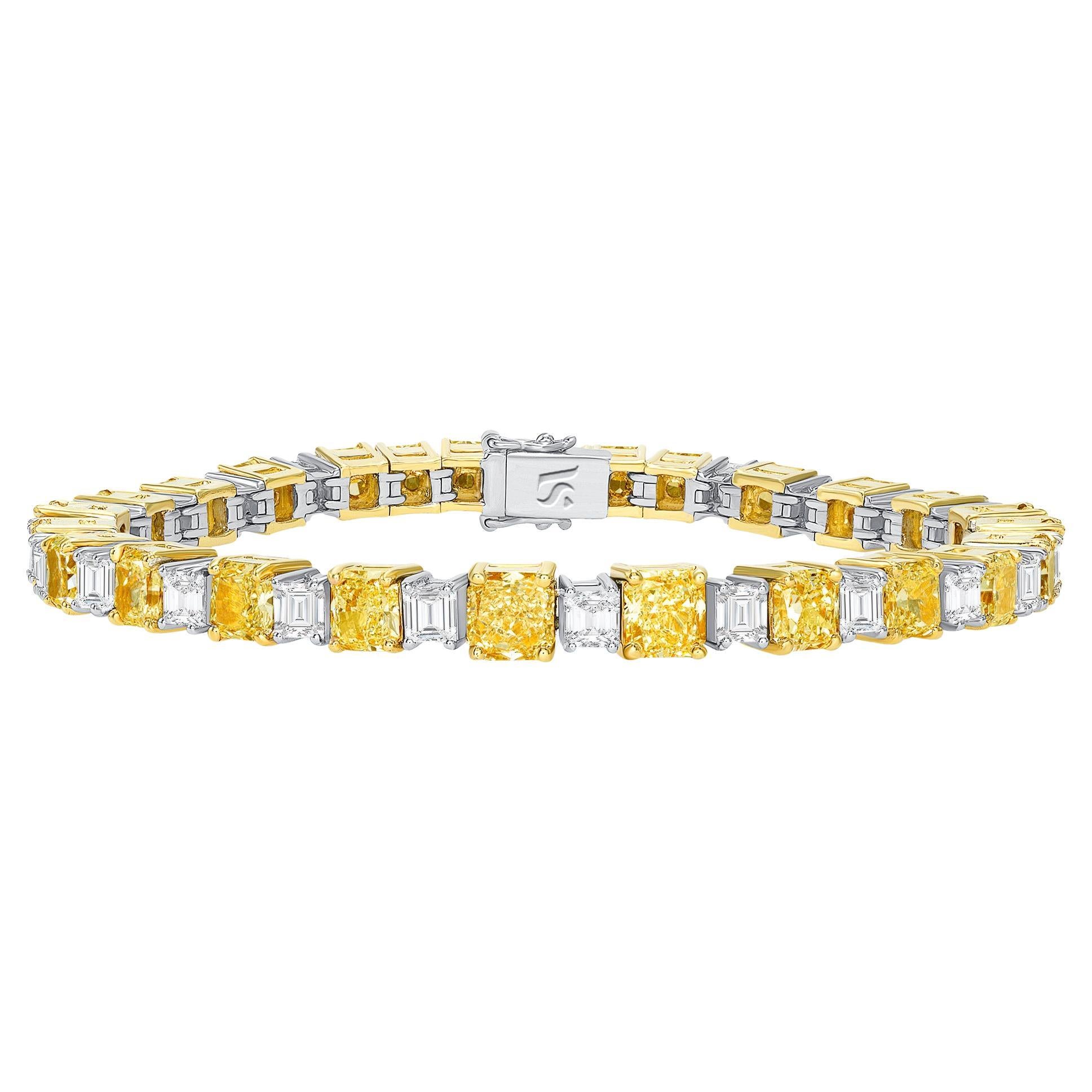 18.50 Ct Fancy Light Yellow Radiant Diamond One-of-a-Kind Fine Jewelry Bracelet For Sale
