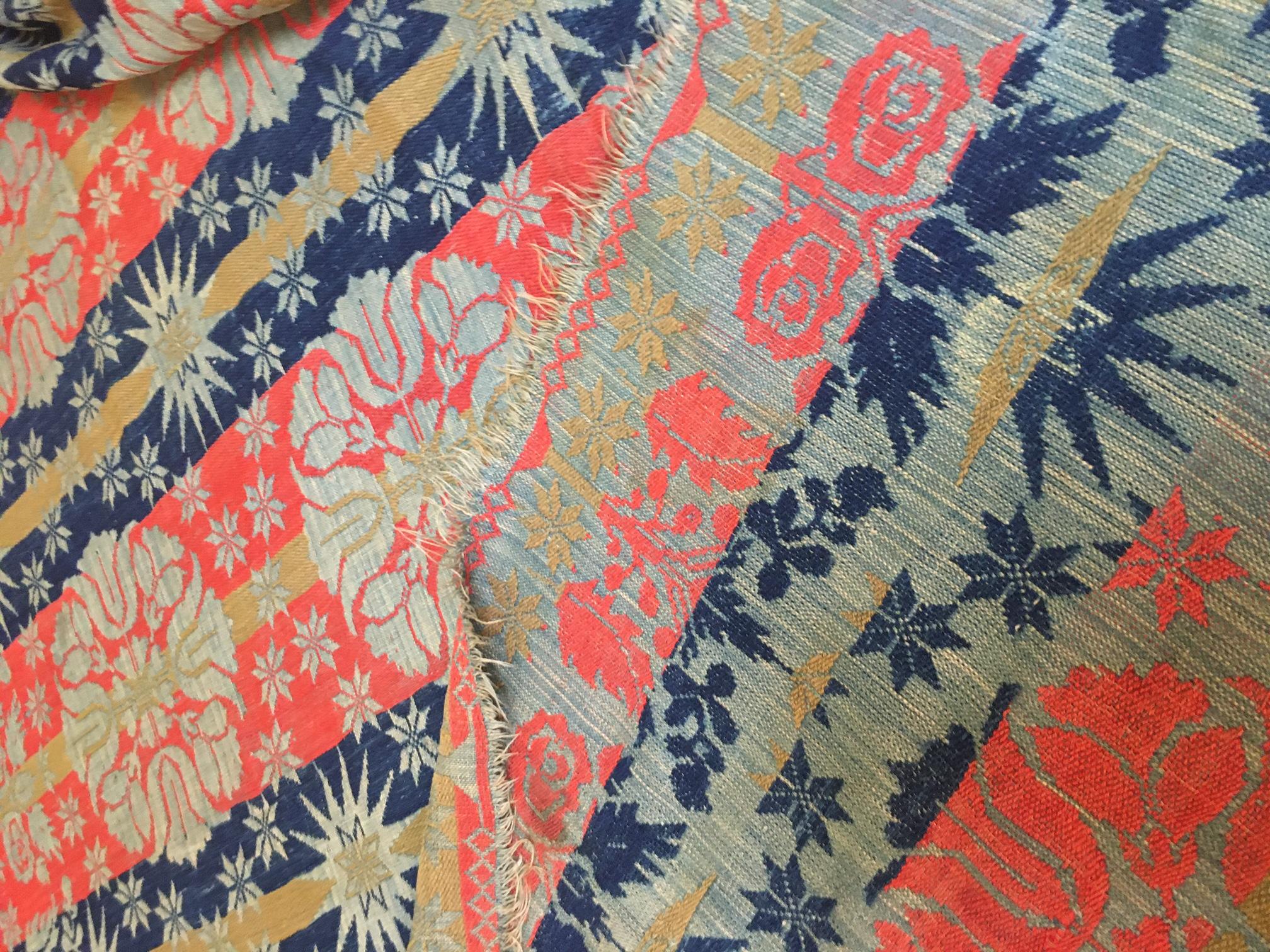 1850 Floral Medallion Signed Jacquard Coverlet from Pennsylvania Large Size For Sale 3