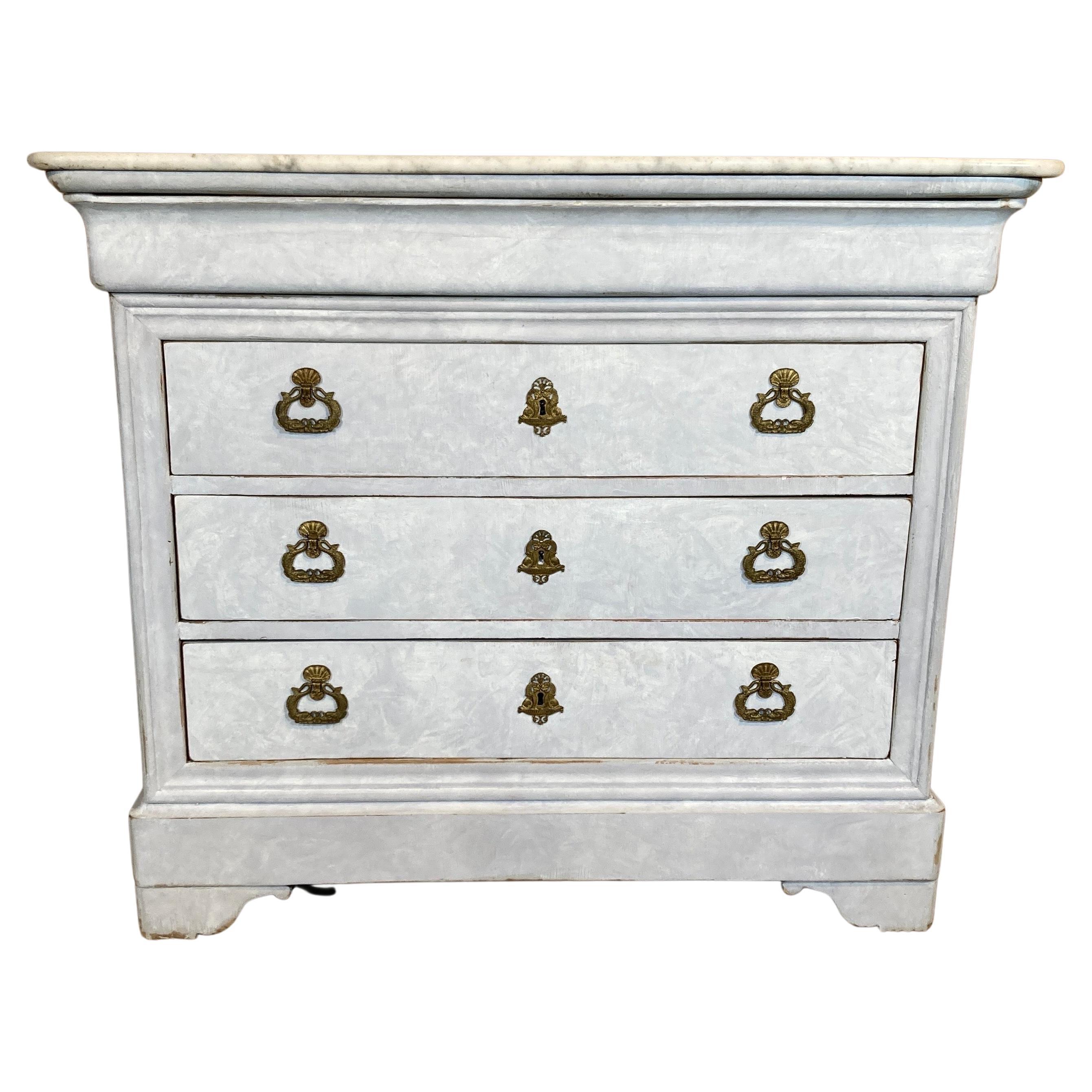 Commode italienne de 1850 de style Louis Philippe, réimaginée avec peinture sur mesure en vente