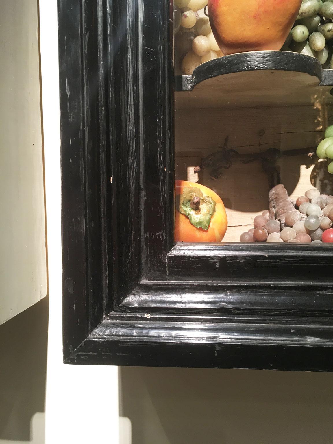 1850 Italy Pair Wunderkammer Vitrines with Natural Faux Fruits in Baroque Style For Sale 9