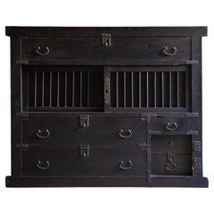 1850 Edo antico Katana dansu, wabi sabi samurai spade tansu cassettiera