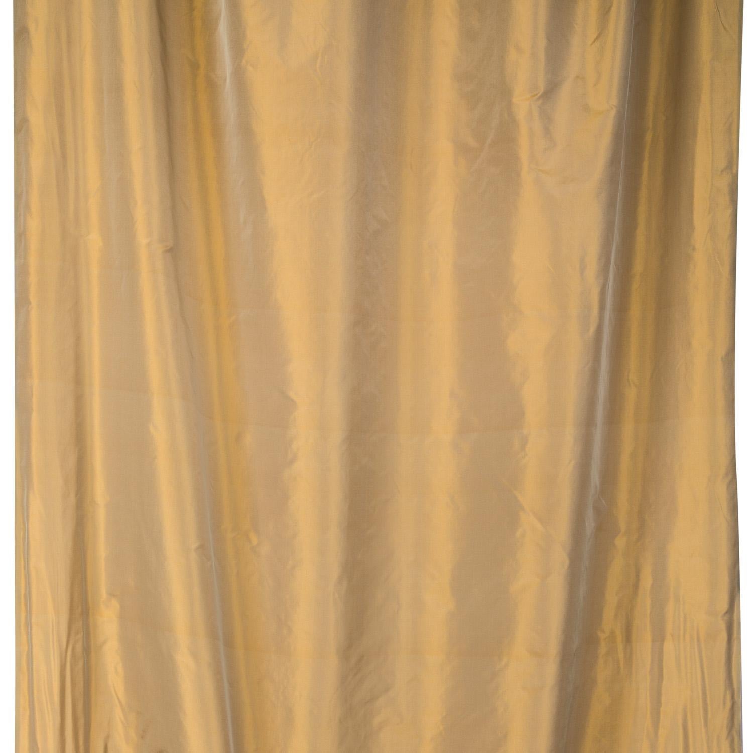 This is a semi mechanical Ermisino fabric, similar to a shot taffeta. It is woven on an original loom from the 1850s. The Ermisino fabric belongs to the Antico Setificio Fiorentino archives. This fabric can be used for light upholstery such as