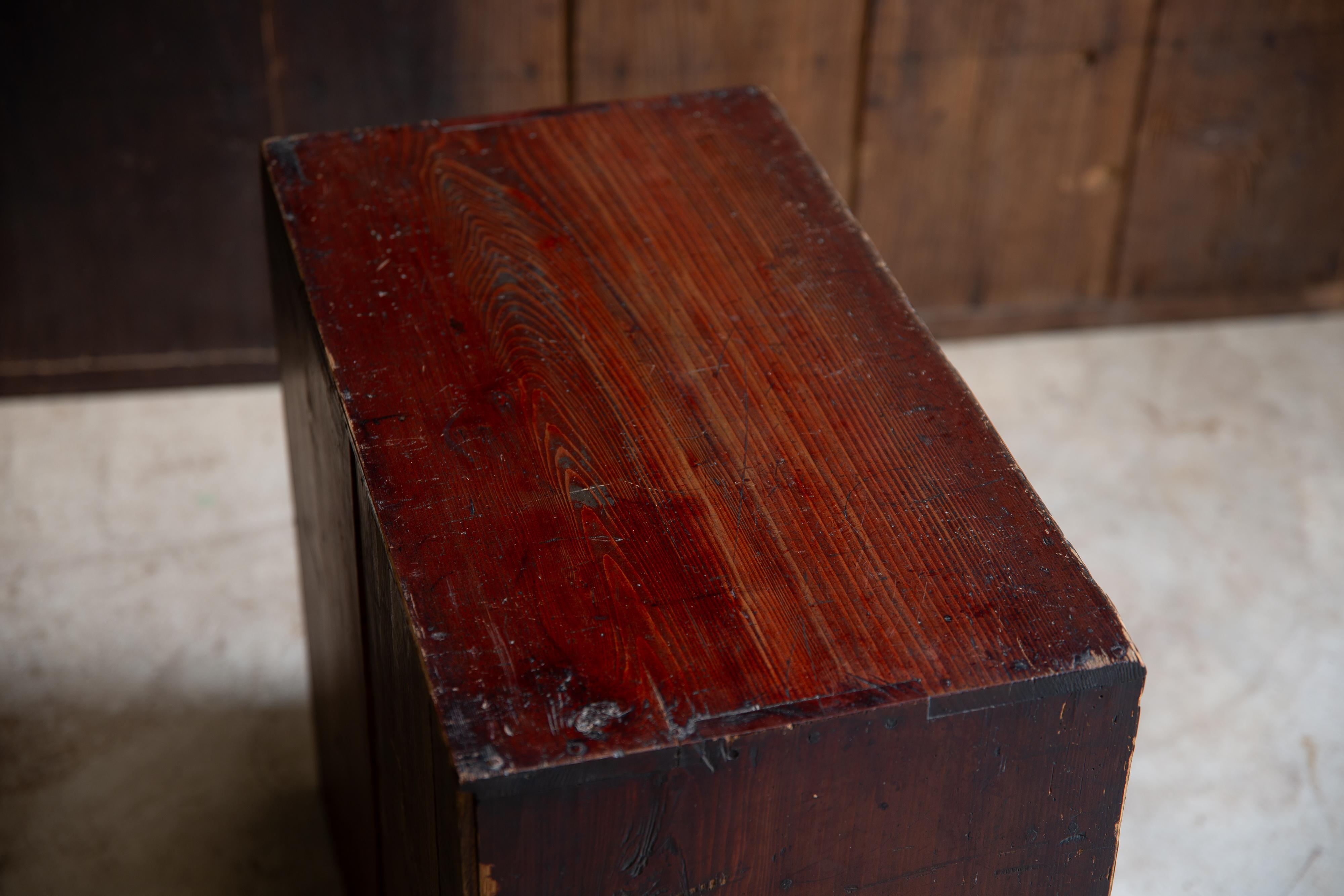 Coffre à tiroirs japonais ancien des années 1850-60, , époque Edo. wabi sabi urushi tansu en vente 7