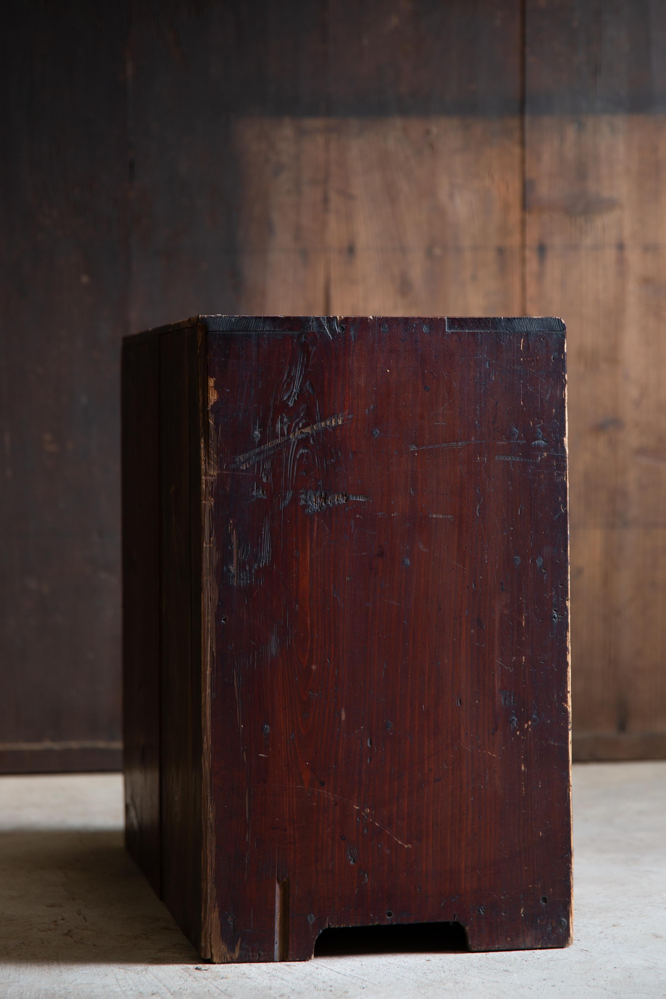 XIXe siècle Coffre à tiroirs japonais ancien des années 1850-60, , époque Edo. wabi sabi urushi tansu en vente