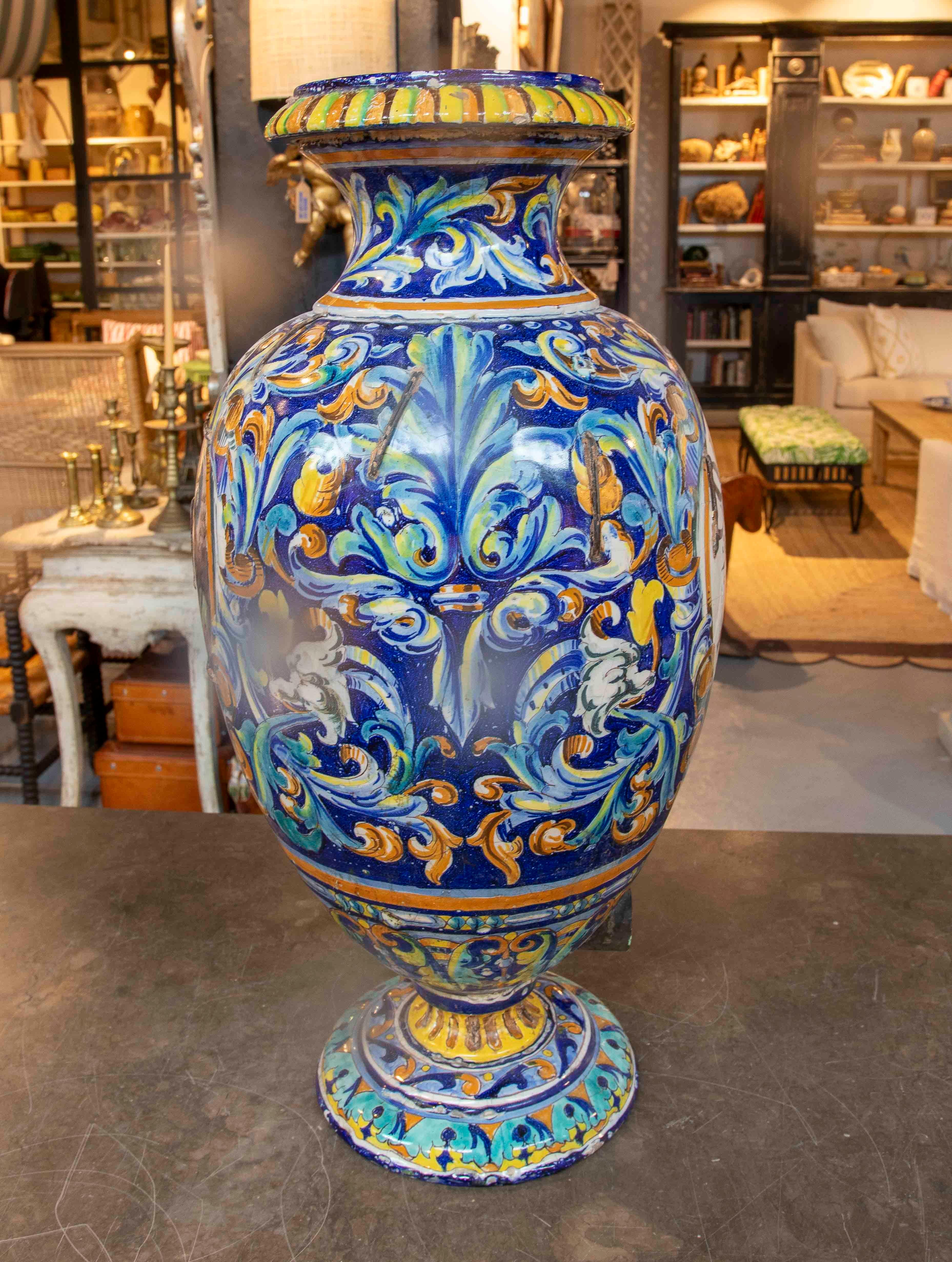 Espagnol Céramique Albarelo Triana émaillée des années 1850, Colonia Rosa, Renaissance italienne en vente