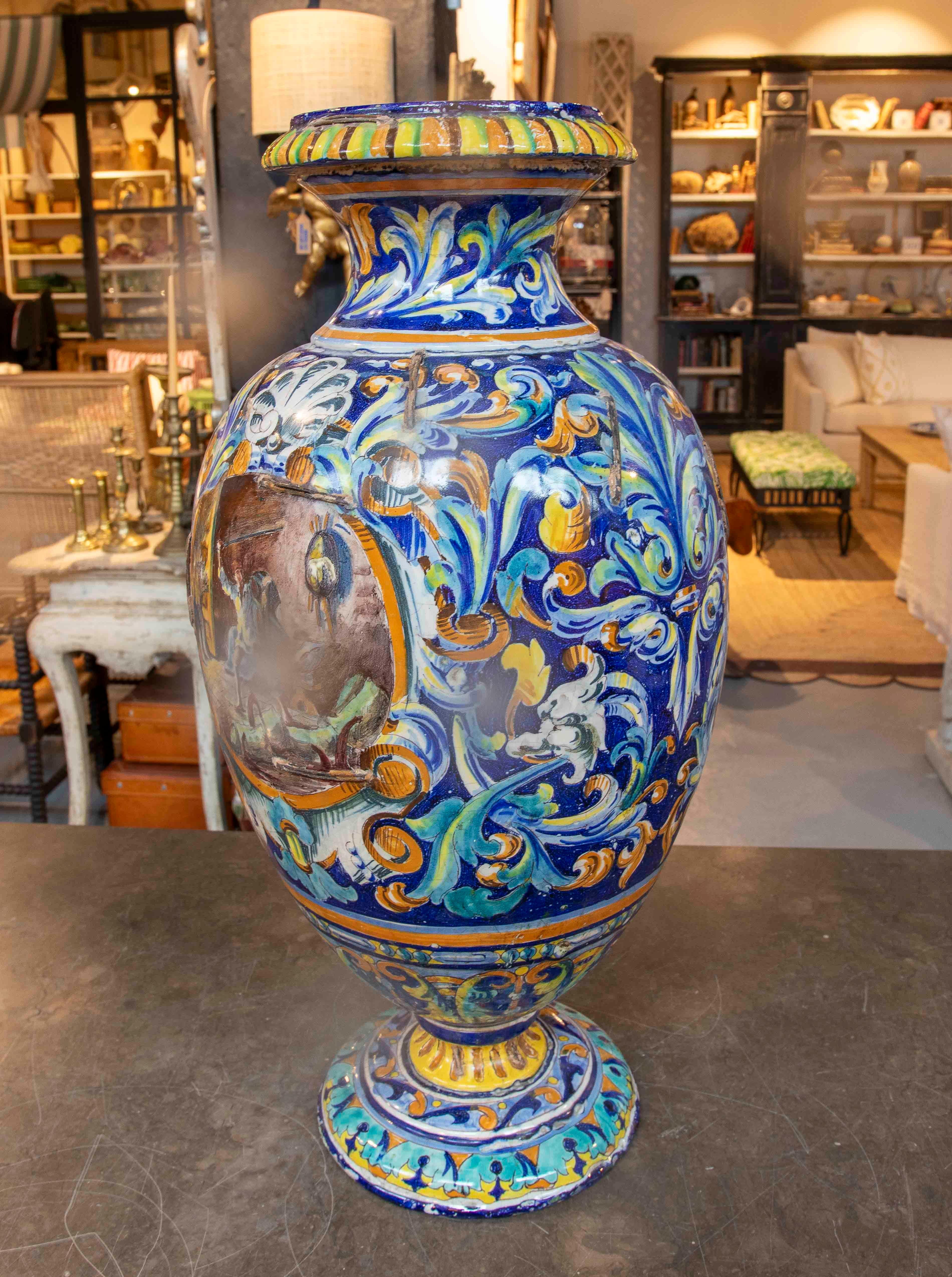 Vernissé Céramique Albarelo Triana émaillée des années 1850, Colonia Rosa, Renaissance italienne en vente