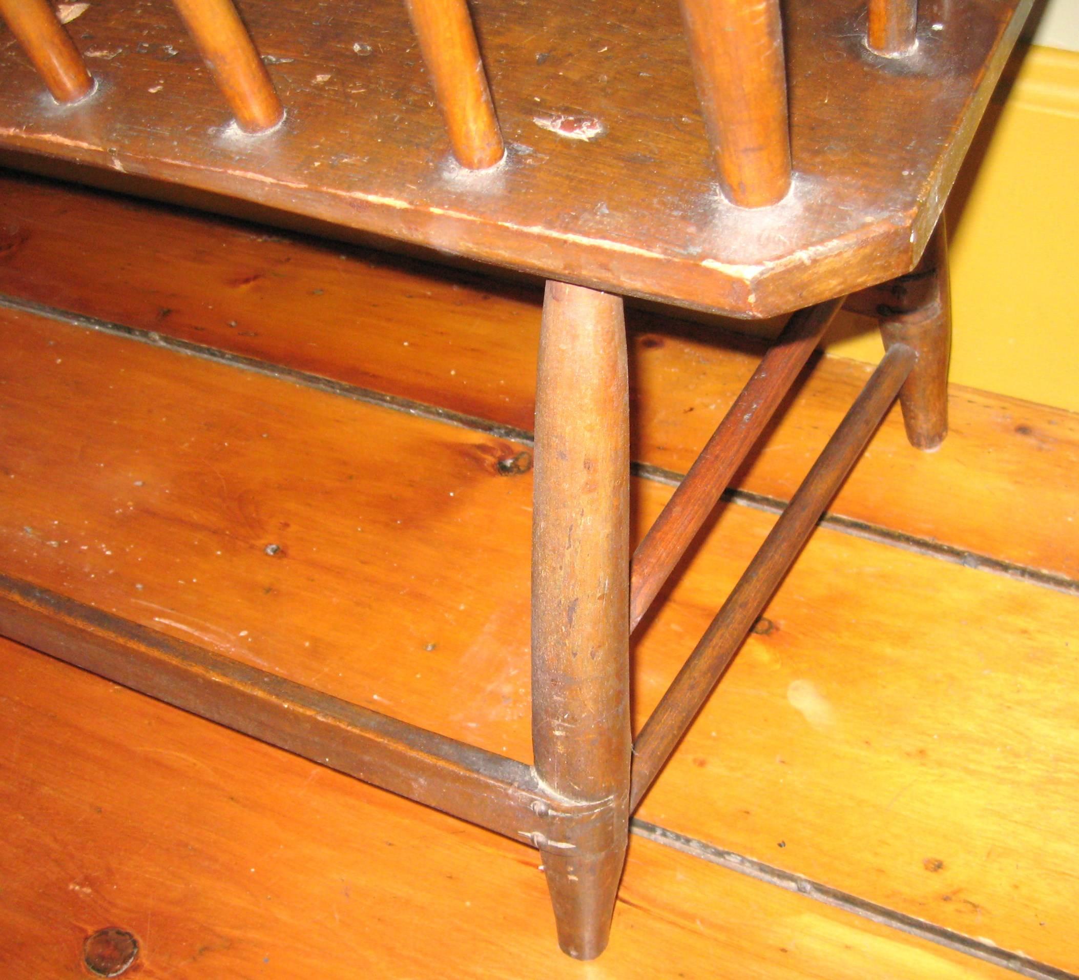 1850s Antique Deacon's Farmhouse Rustic Bench In Good Condition In Newfoundland, PA