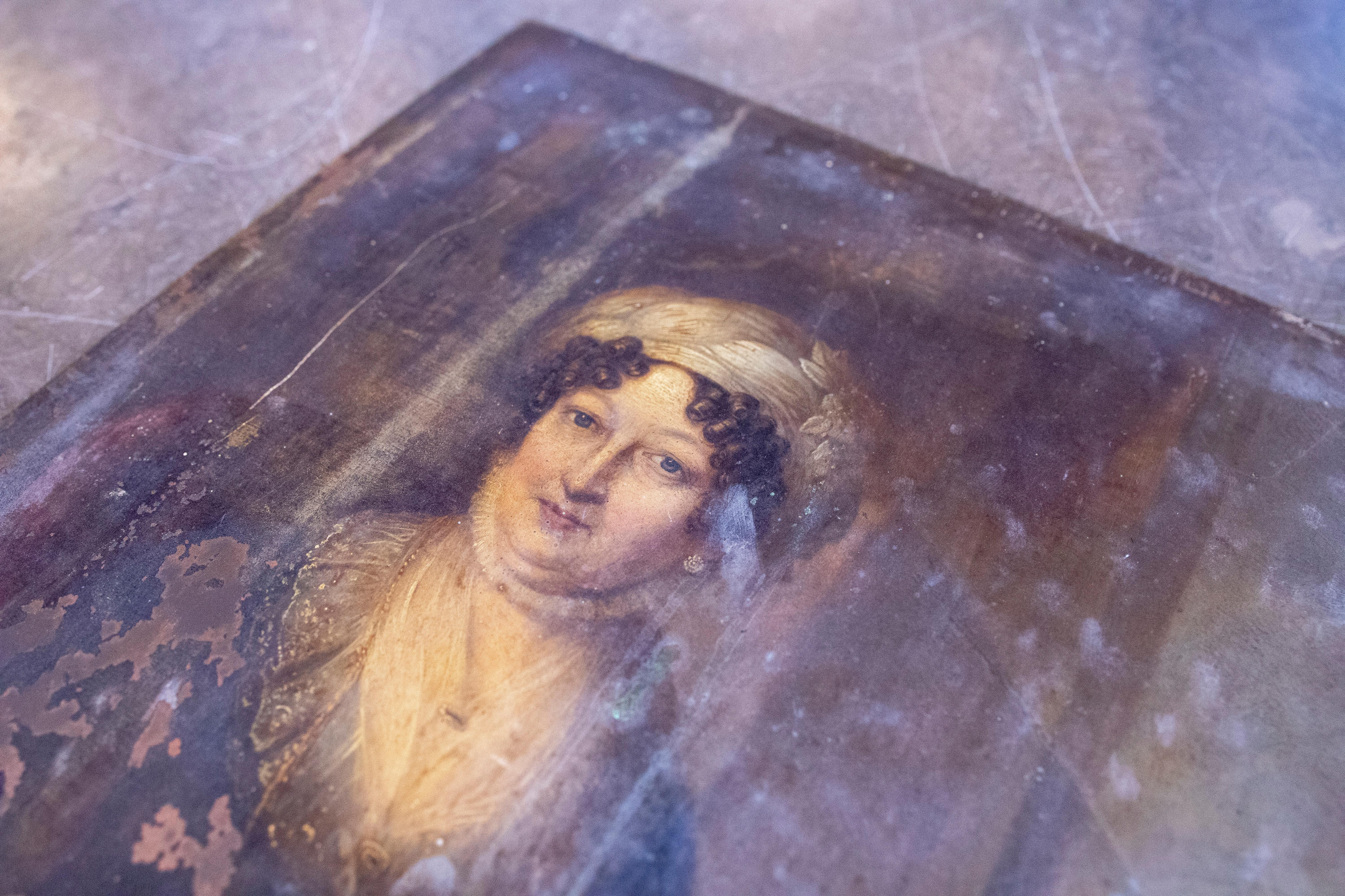 1850s Antique Portrait of a Woman on a Copper Plate For Sale 4