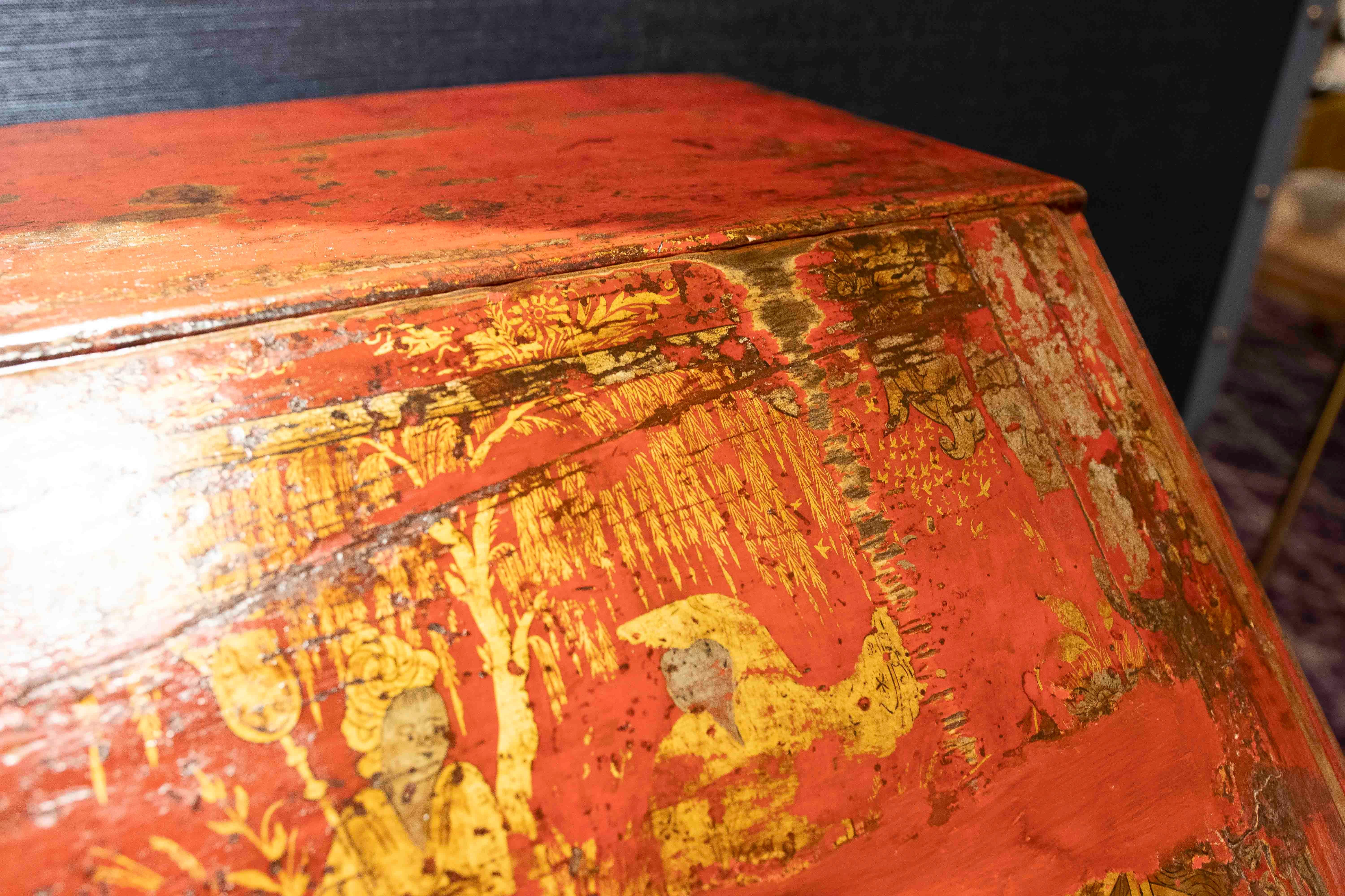 1850s Chinese Lacquered Style Secretaire with Decoration of Traditional Scenes For Sale 6