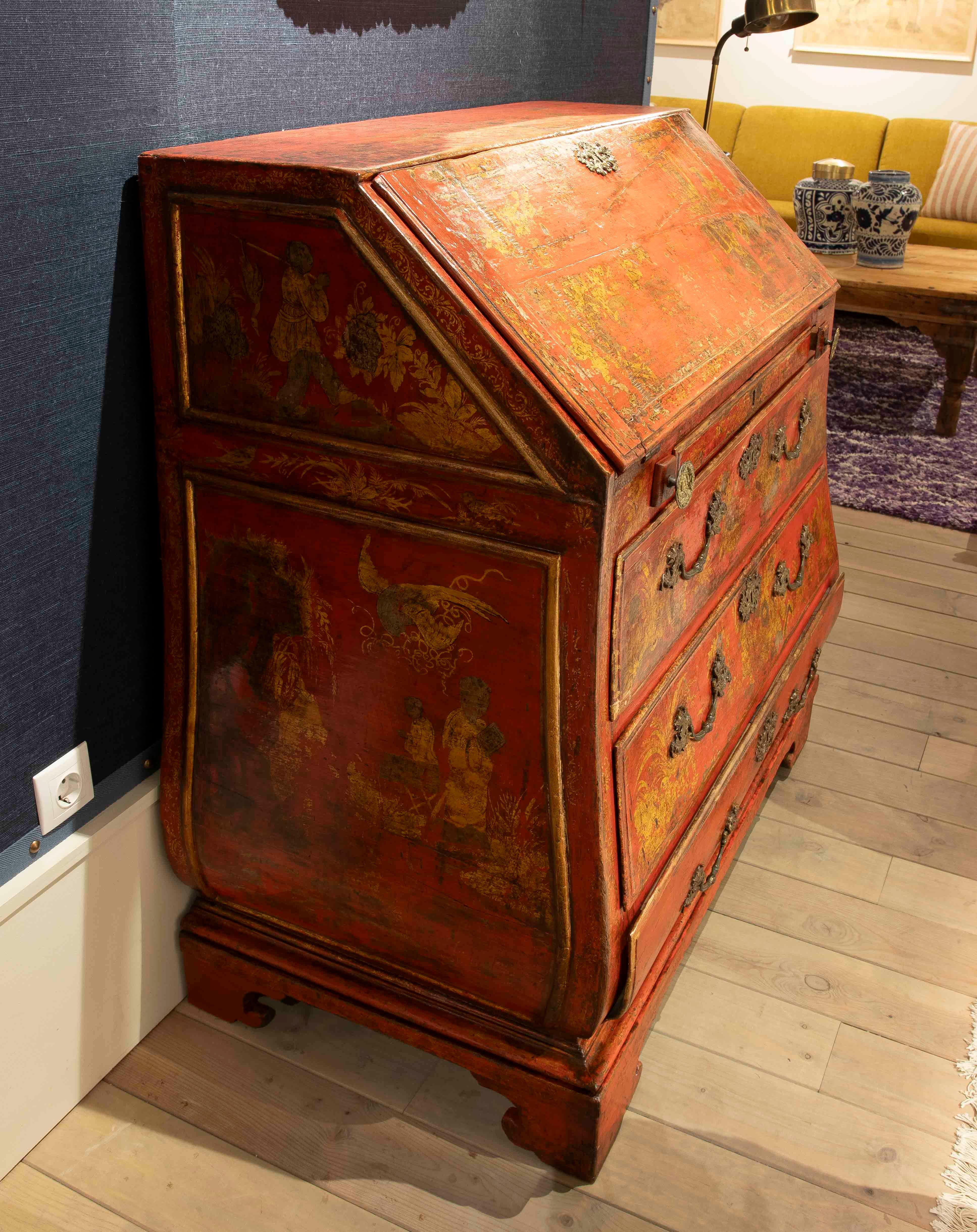 1850s Chinese Lacquered Style Secretaire with Decoration of Traditional Scenes In Good Condition For Sale In Marbella, ES
