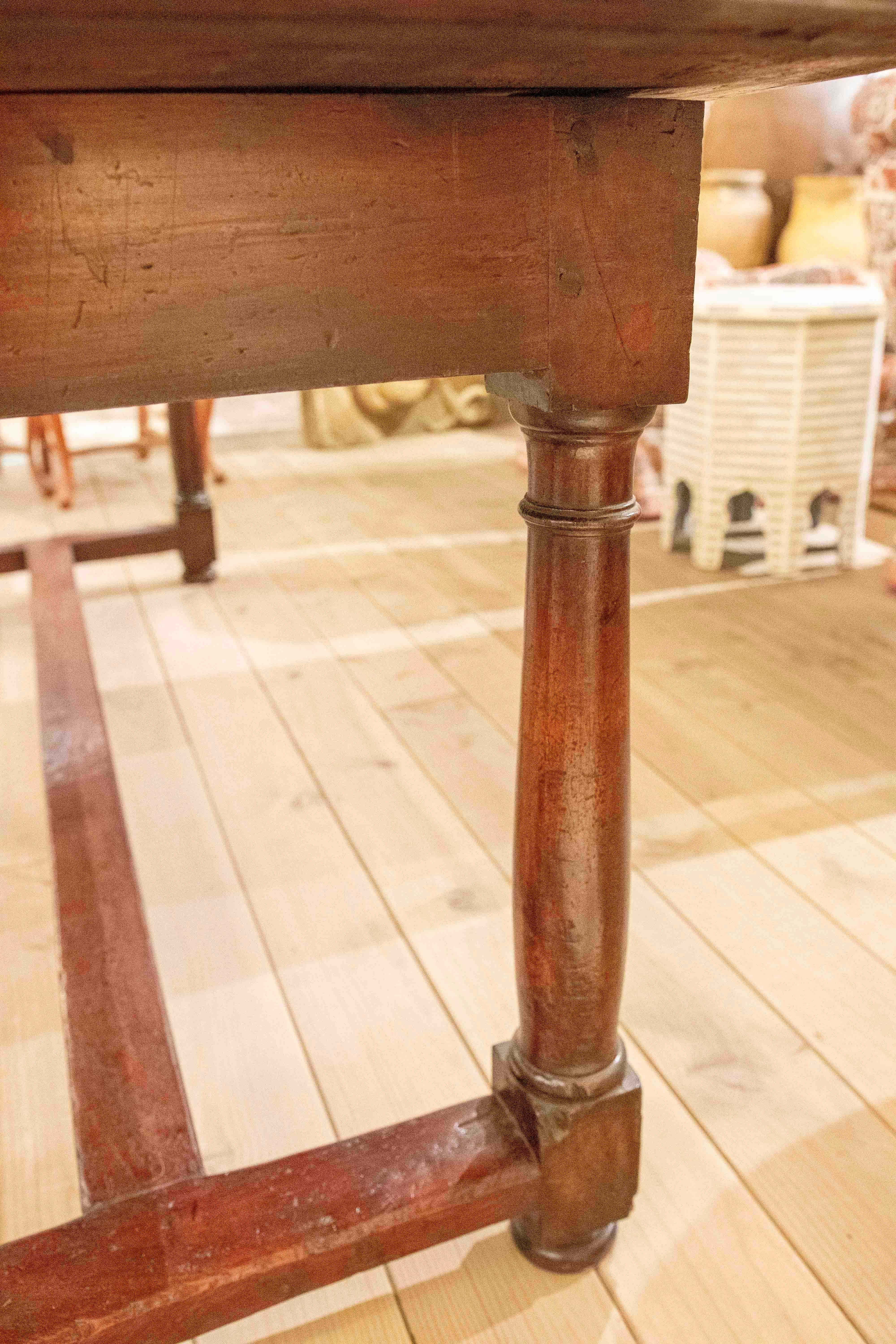 1850s Classic Style Rectangular Dining Table in Solid Wood For Sale 1