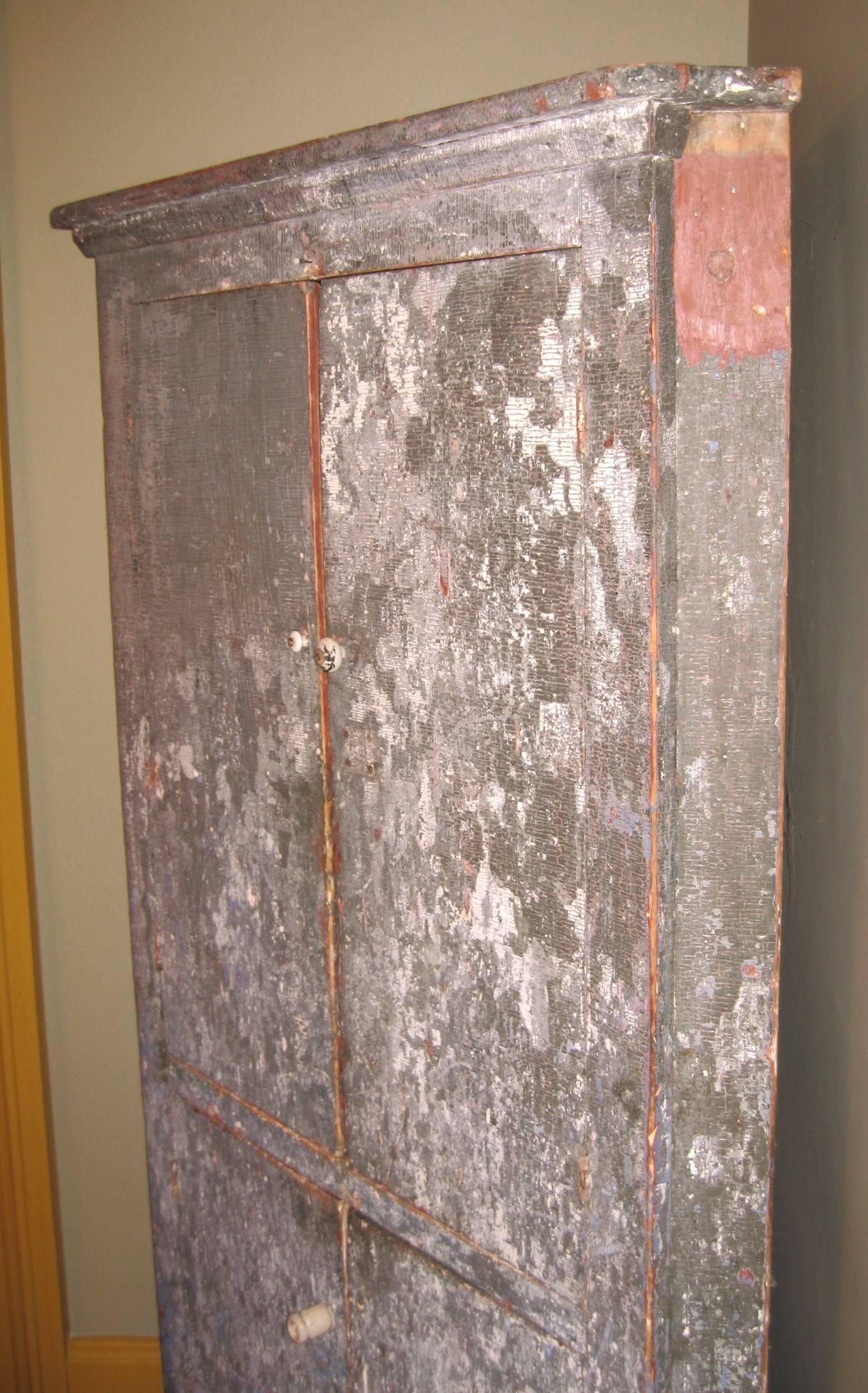 XIXe siècle 1850s Armoire d'angle Rustic Farm House Pine Cabinet en vente